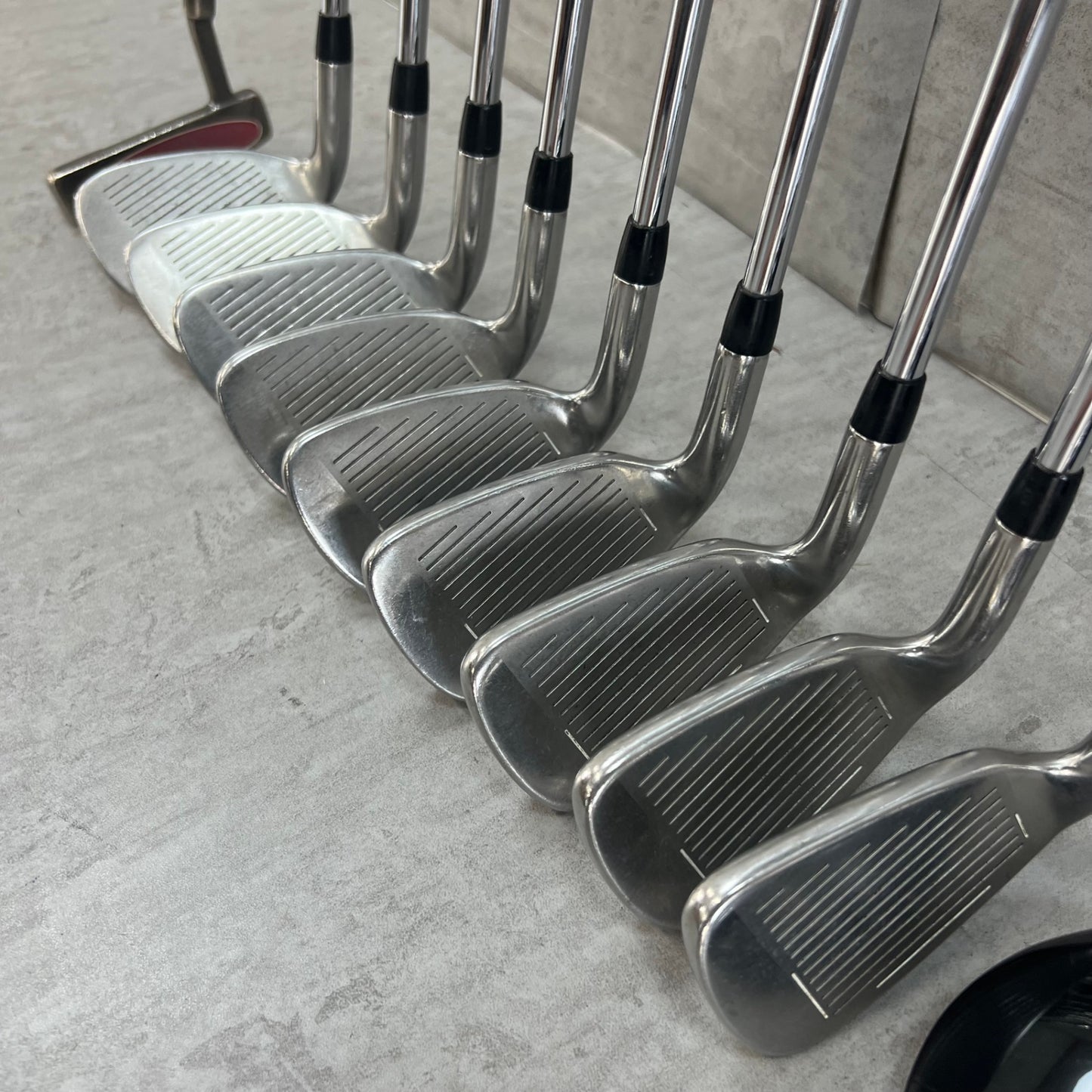 テーラーメイド R9 メンズゴルフ クラブセット 14本 右利き用 TaylorMade