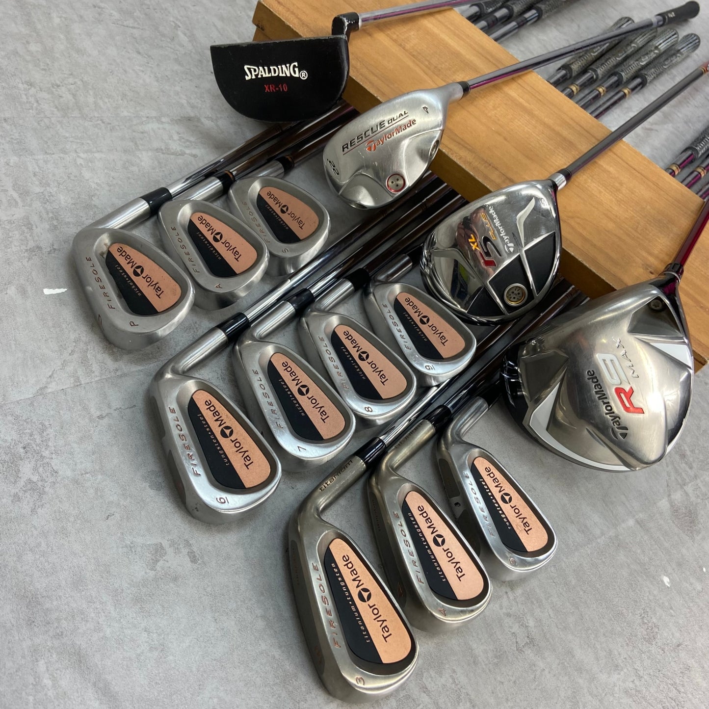 テーラーメイド アダバッド メンズゴルフ クラブセット 14本 右利き用 TaylorMade adabat