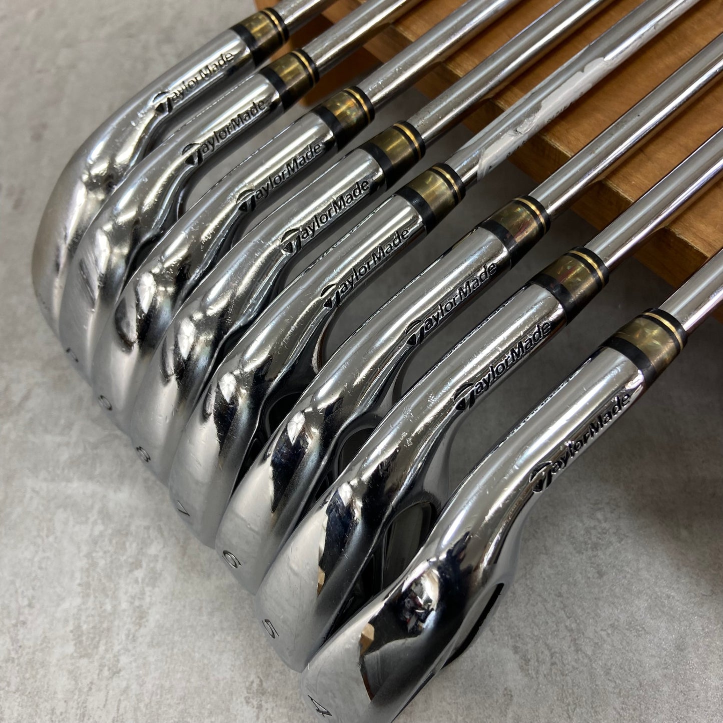 テーラーメイド R9 メンズゴルフ アイアンセット 8本 右利き用 TaylorMade