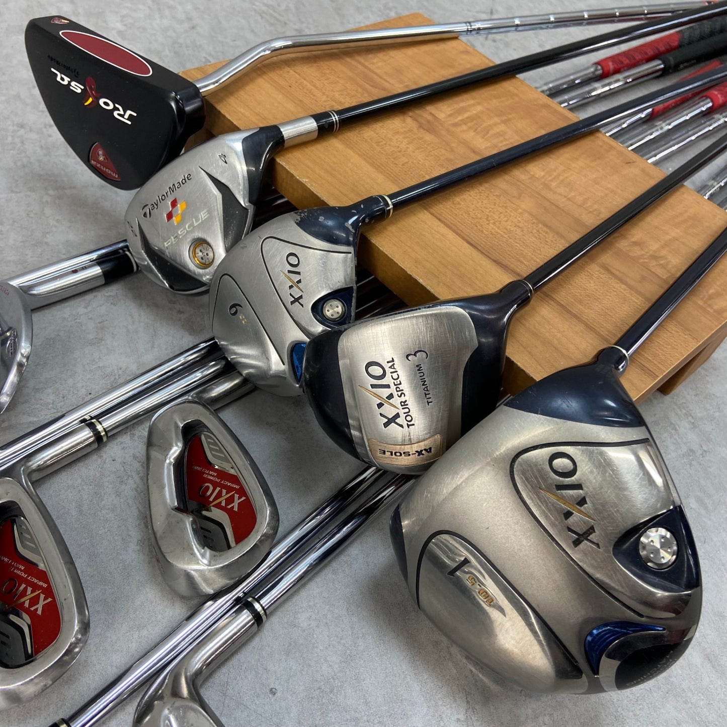 ゼクシオ スリクソン メンズゴルフ クラブセット 12本 右利き用 XXIO SRIXON