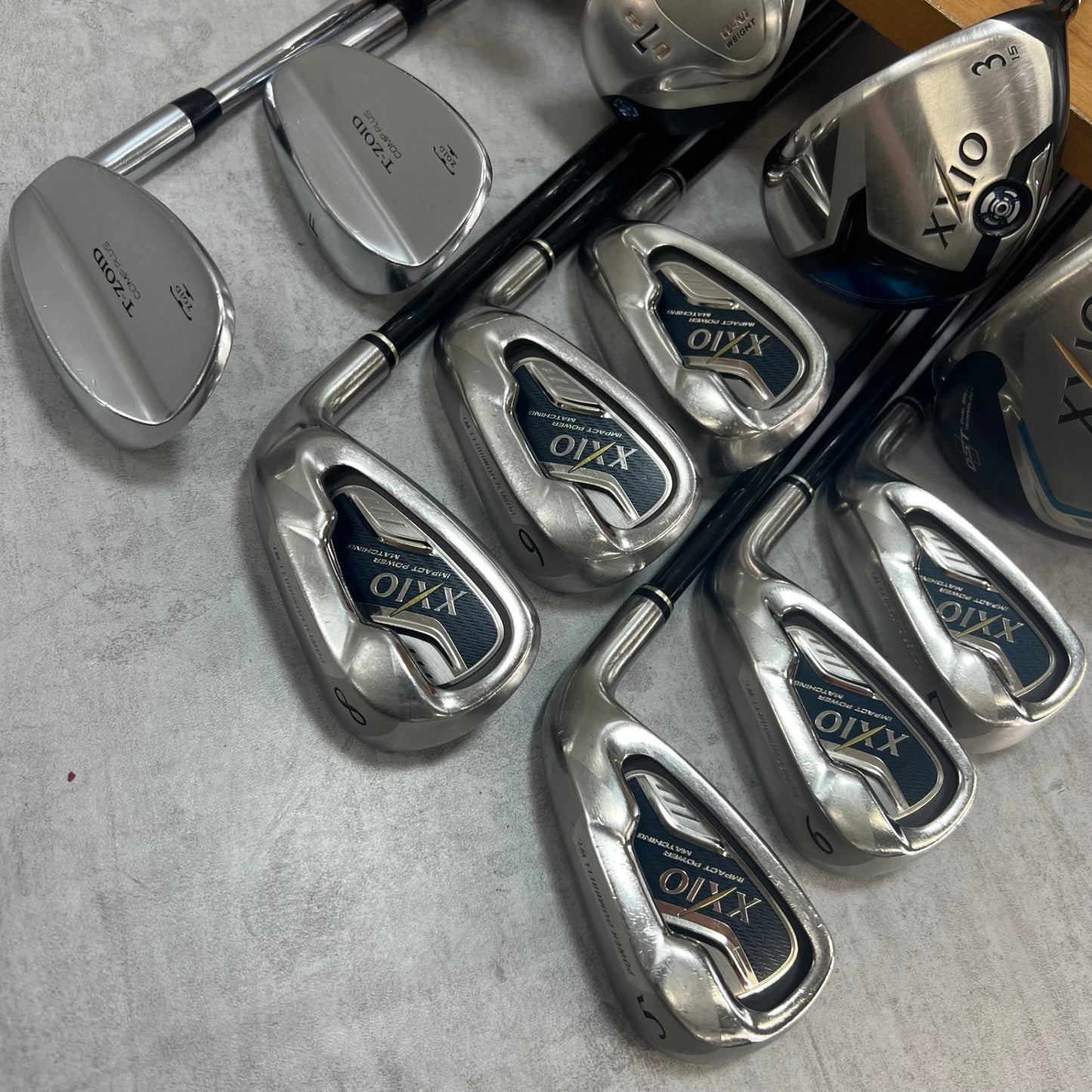 ゼクシオ ミズノ メンズゴルフ クラブセット 12本 右利き用 XXIO Mizuno
