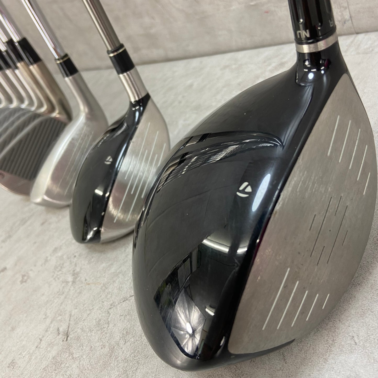 テーラーメイド アダバッド メンズゴルフ クラブセット 14本 右利き用 TaylorMade adabat