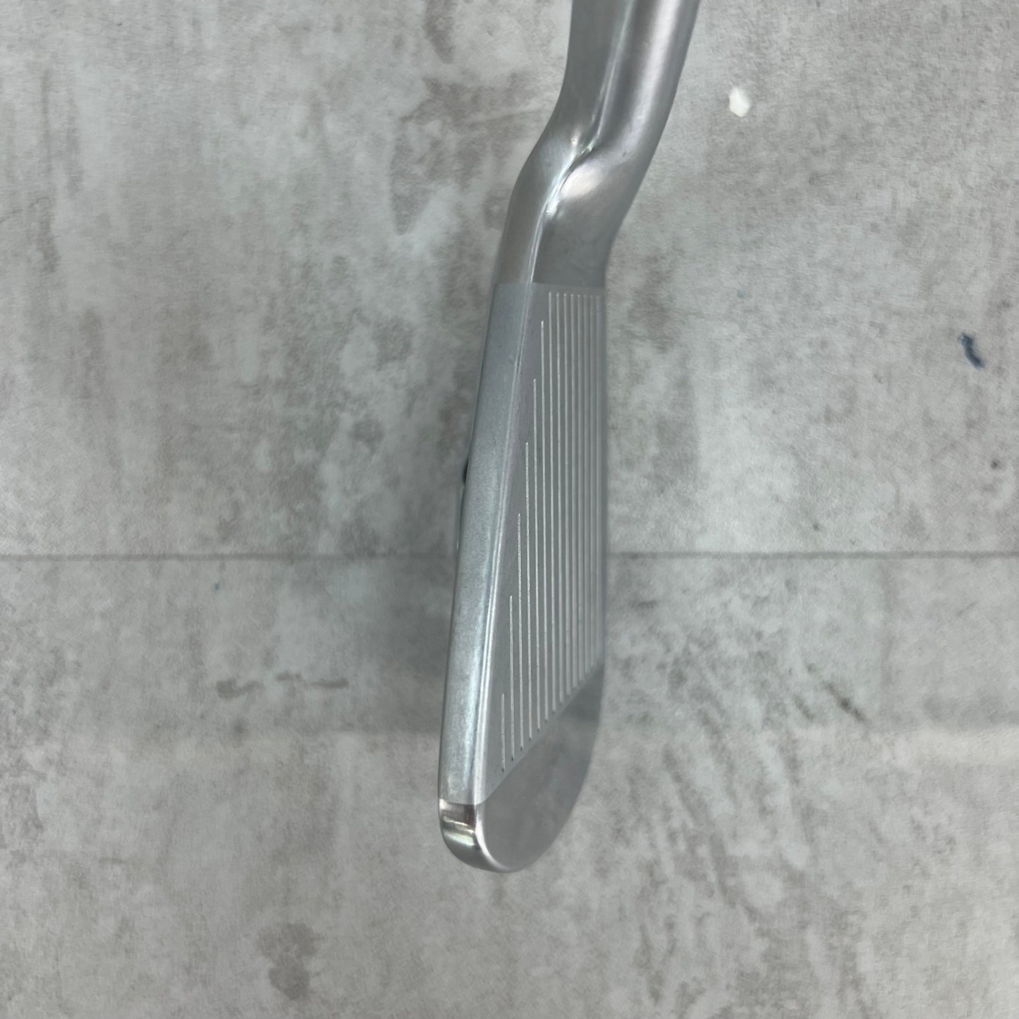 ゼクシオ　フォージド　メンズゴルフ　アイアン　4番　右利き用　R　XXIO　FORGED