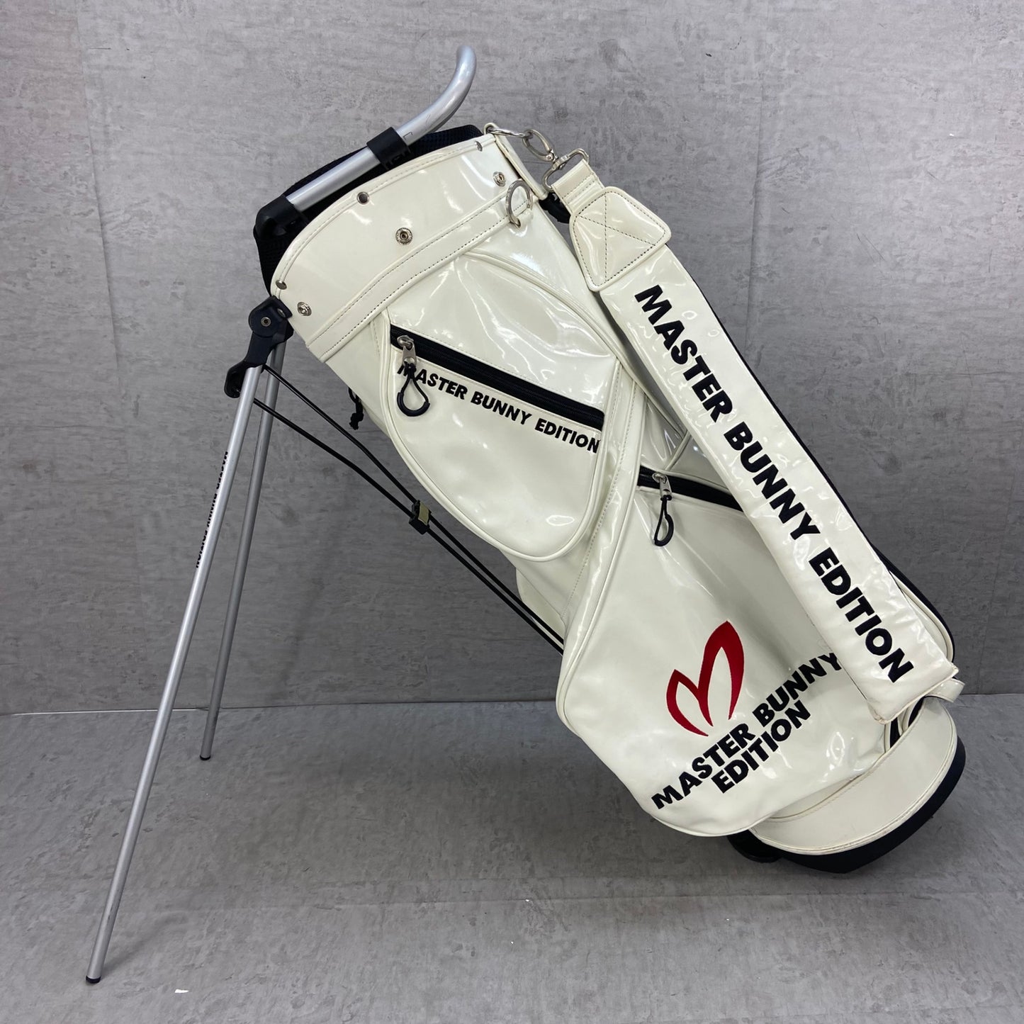 マスターバニーエディション　ゴルフ　スタンド式キャディバッグ　約9.5型　エナメル　MASTER BUNNY EDITION