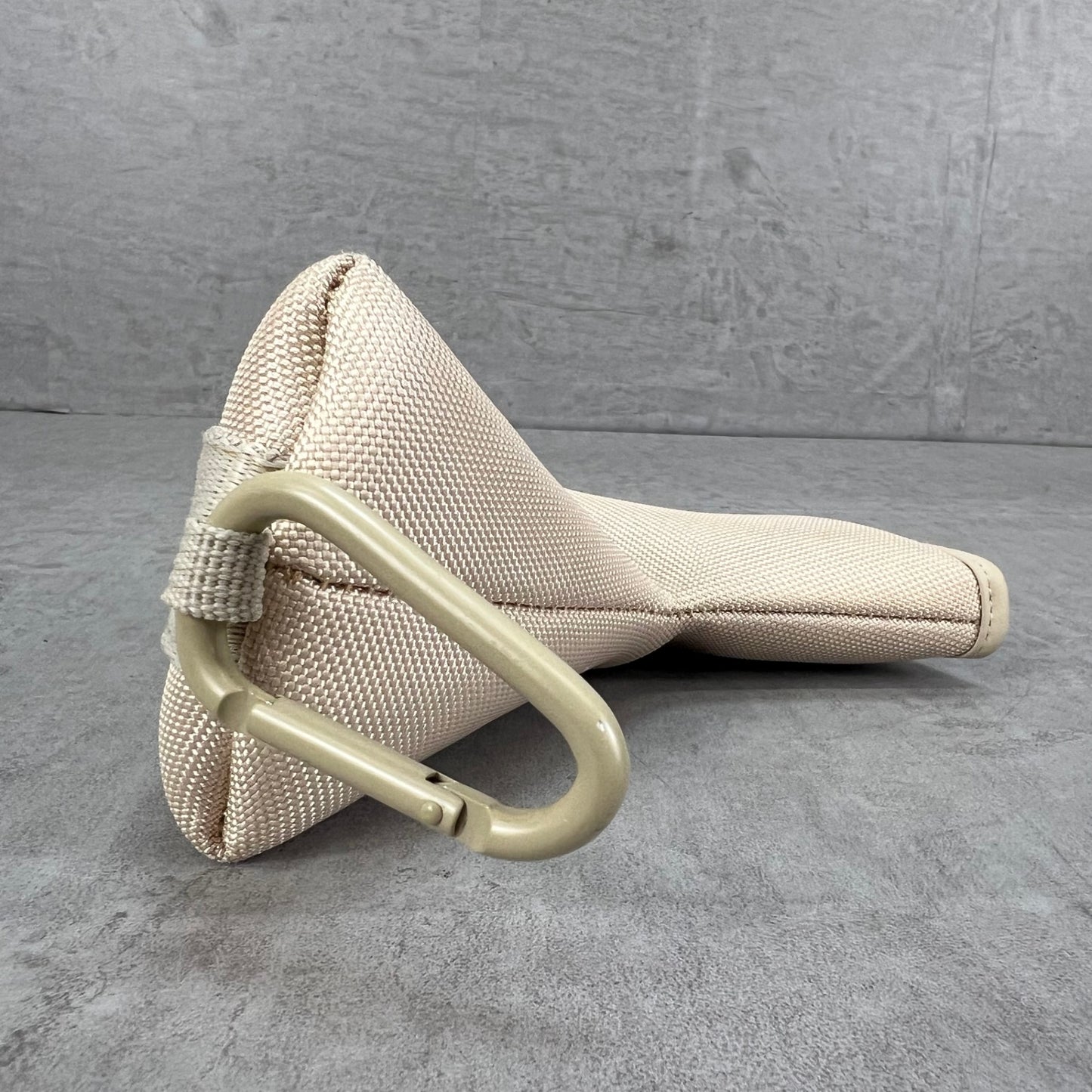 パーリーゲイツ　ゴルフクラブ用ヘッドカバー　パター　ピン型　ベージュ　PEARLY GATES