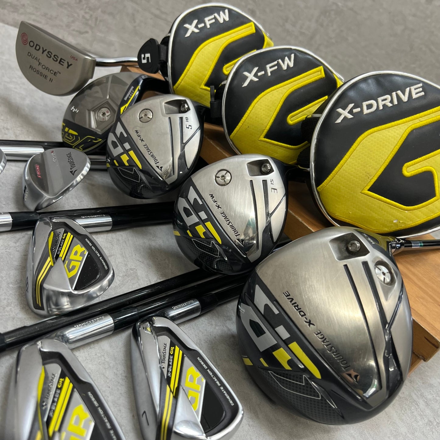 ブリヂストン　ツアーステージ　メンズゴルフ　クラブセット　13本　右利き用　BRIDGESTONE TOURSTAGE