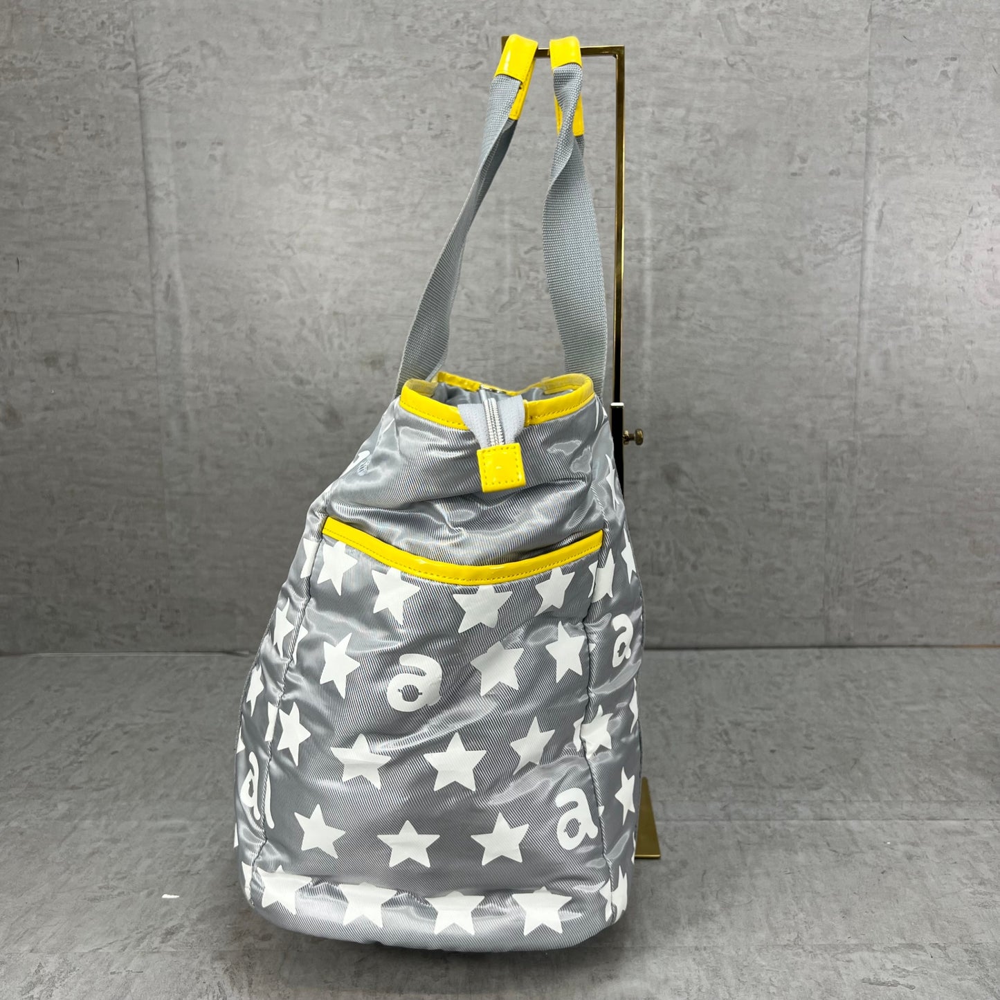 ARCHIVIO　アルチビオ　ゴルフトートバッグ　aロゴワッペン　ホワイトスター総柄　グレーカラーベース　ラウンド　カート