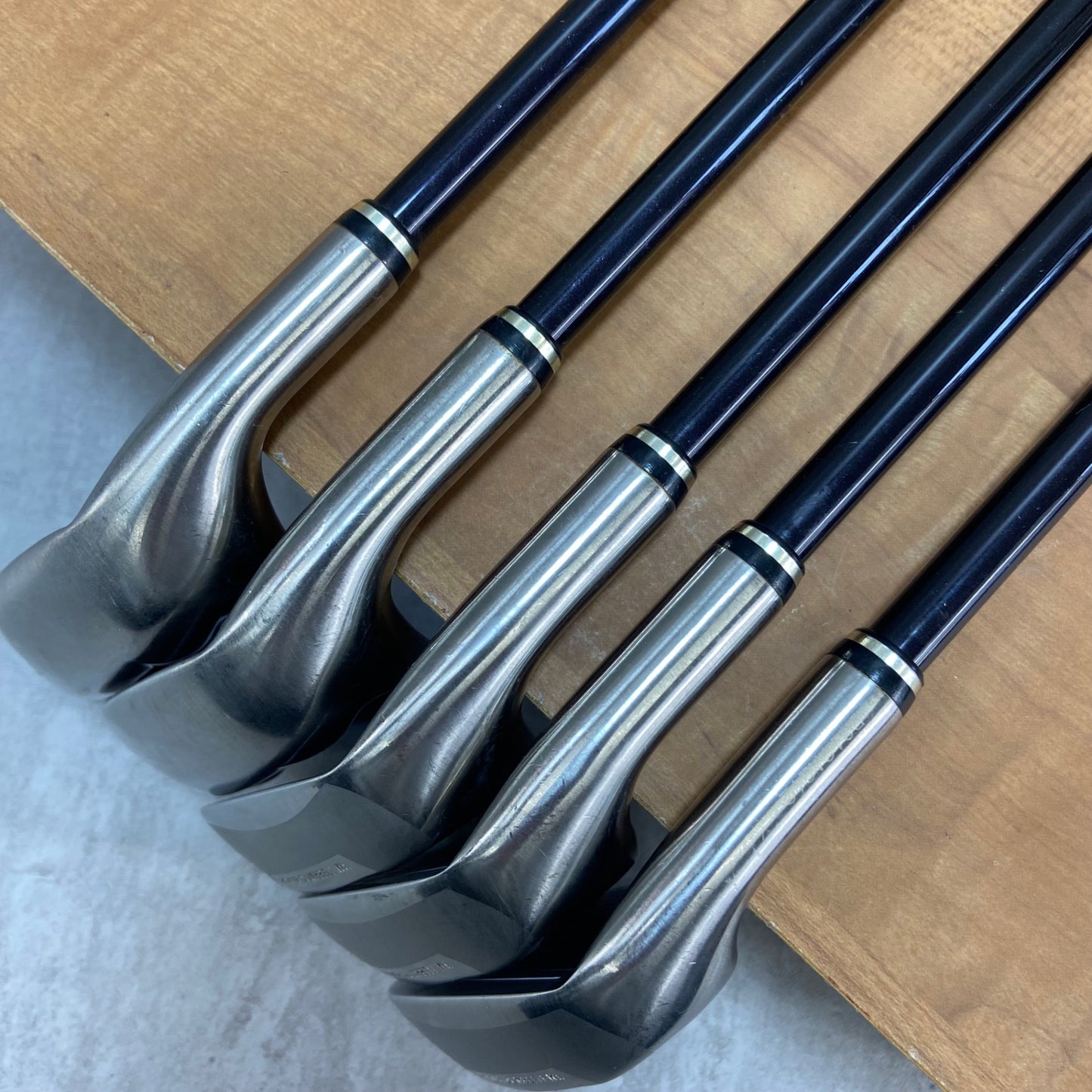 ゼクシオ　6代目　MP600　レディースゴルフ　アイアンセット　5本　L 右利き用　XXIO