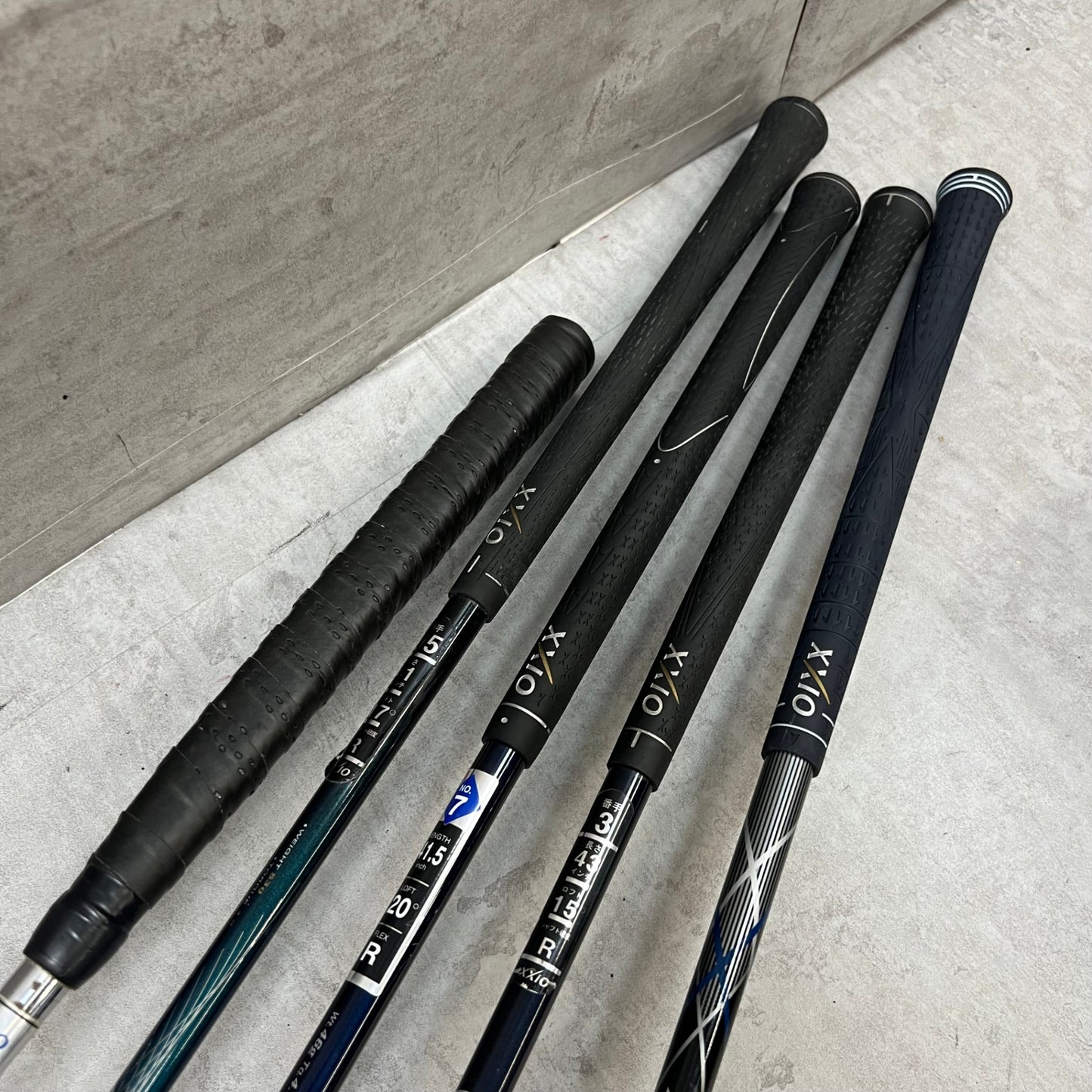 ゼクシオ　メンズゴルフ　クラブセット　13本　右利き用　XXIO