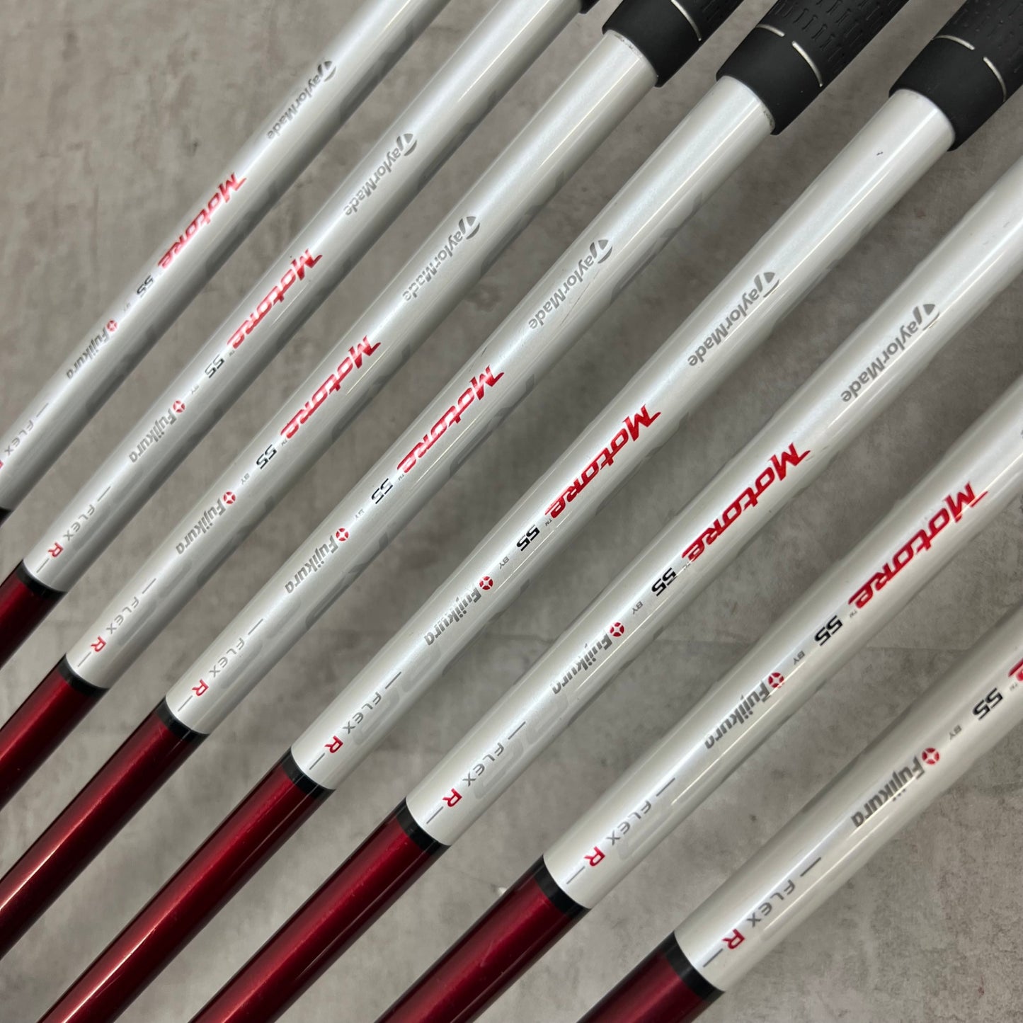 テーラーメイド　R9　MAX　メンズゴルフ　アイアン8本セット　カーボン　R　右利き用　TaylorMade