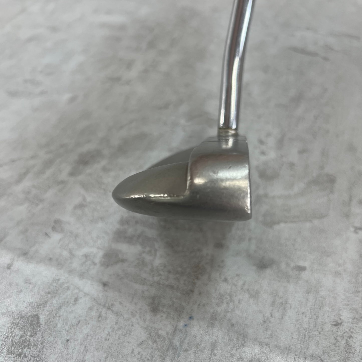 オデッセイ　ホワイトスチール　ロッシー　メンズゴルフ　パター　右利き用　ODYSSEY　WHITE STEEL ROSSIE