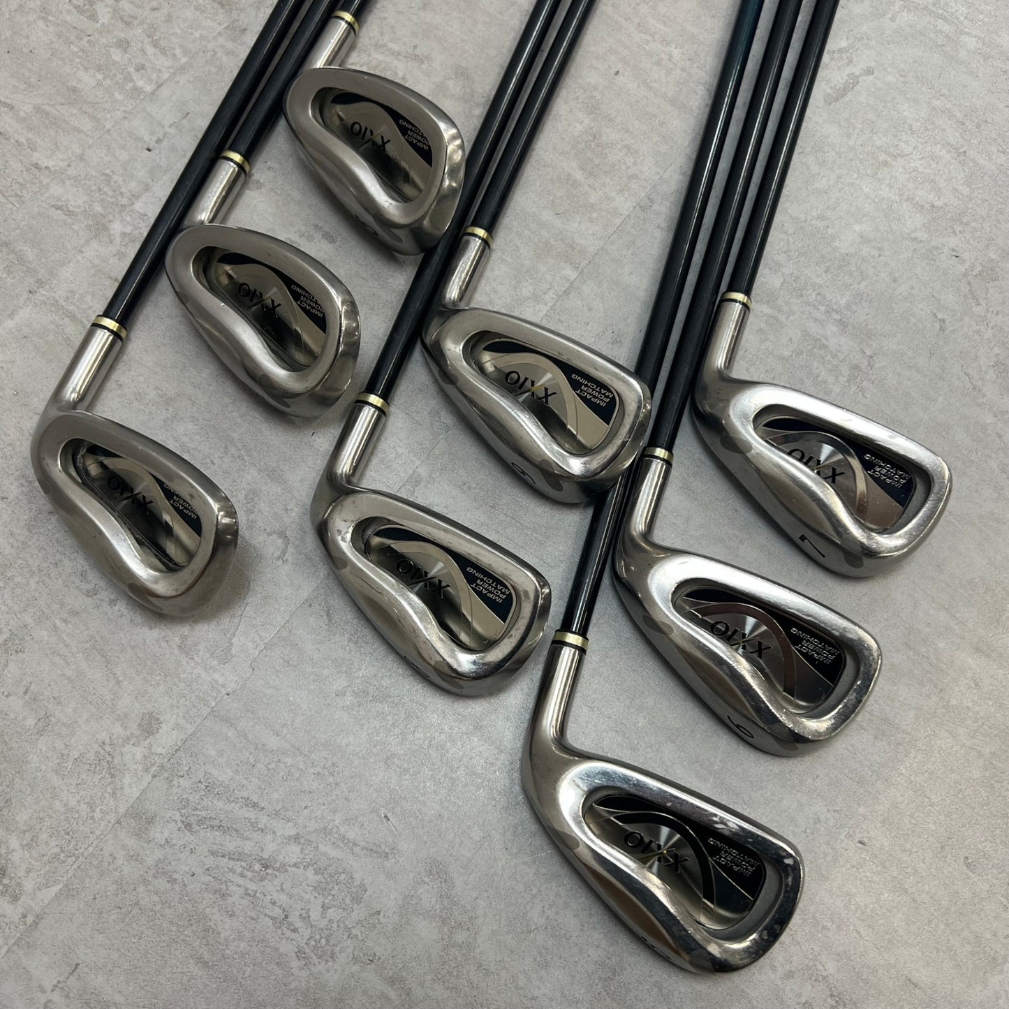 ゼクシオ　スリクソン　メンズゴルフ　クラブセット　12本　R　右利き用　XXIO　SRIXON