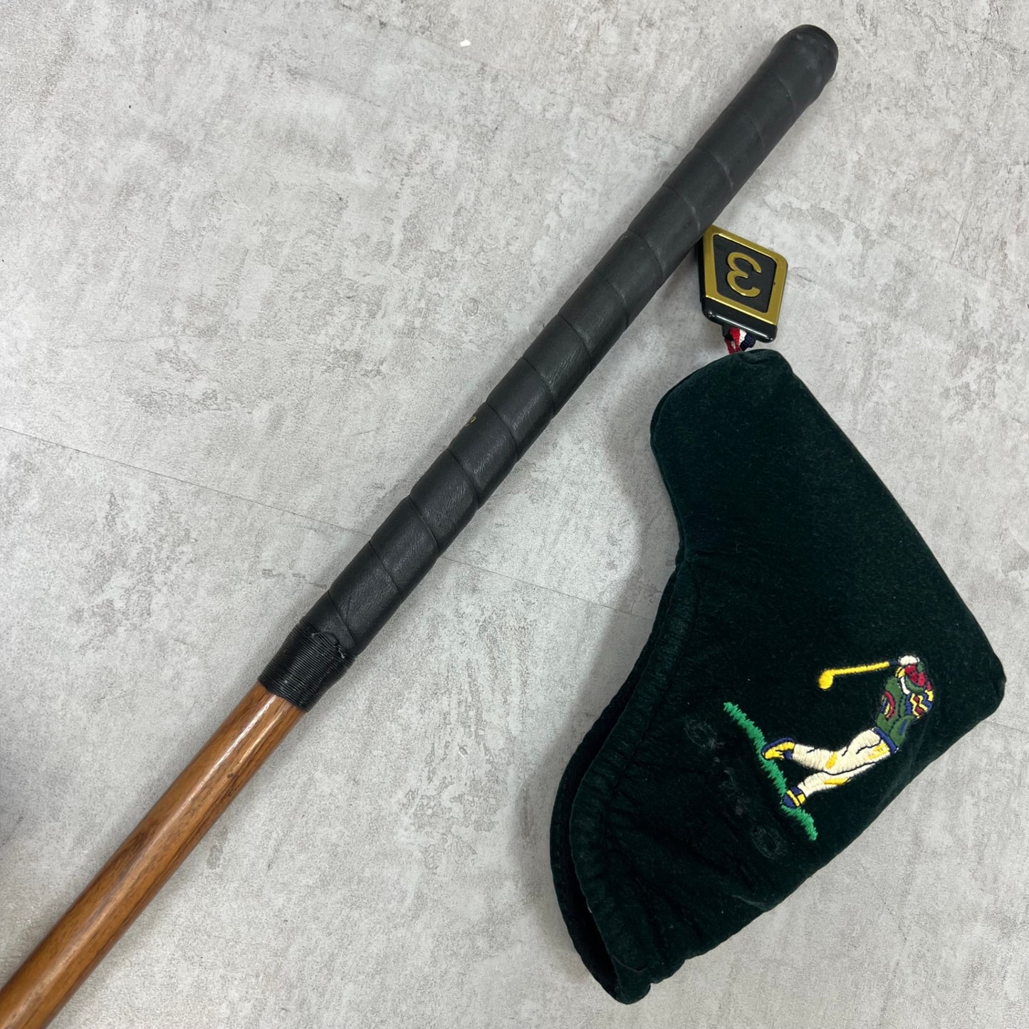 INVADER　Golf Design USA　メンズゴルフ	パター　ピン型	クランク　木製シャフト	35インチ	右利き用