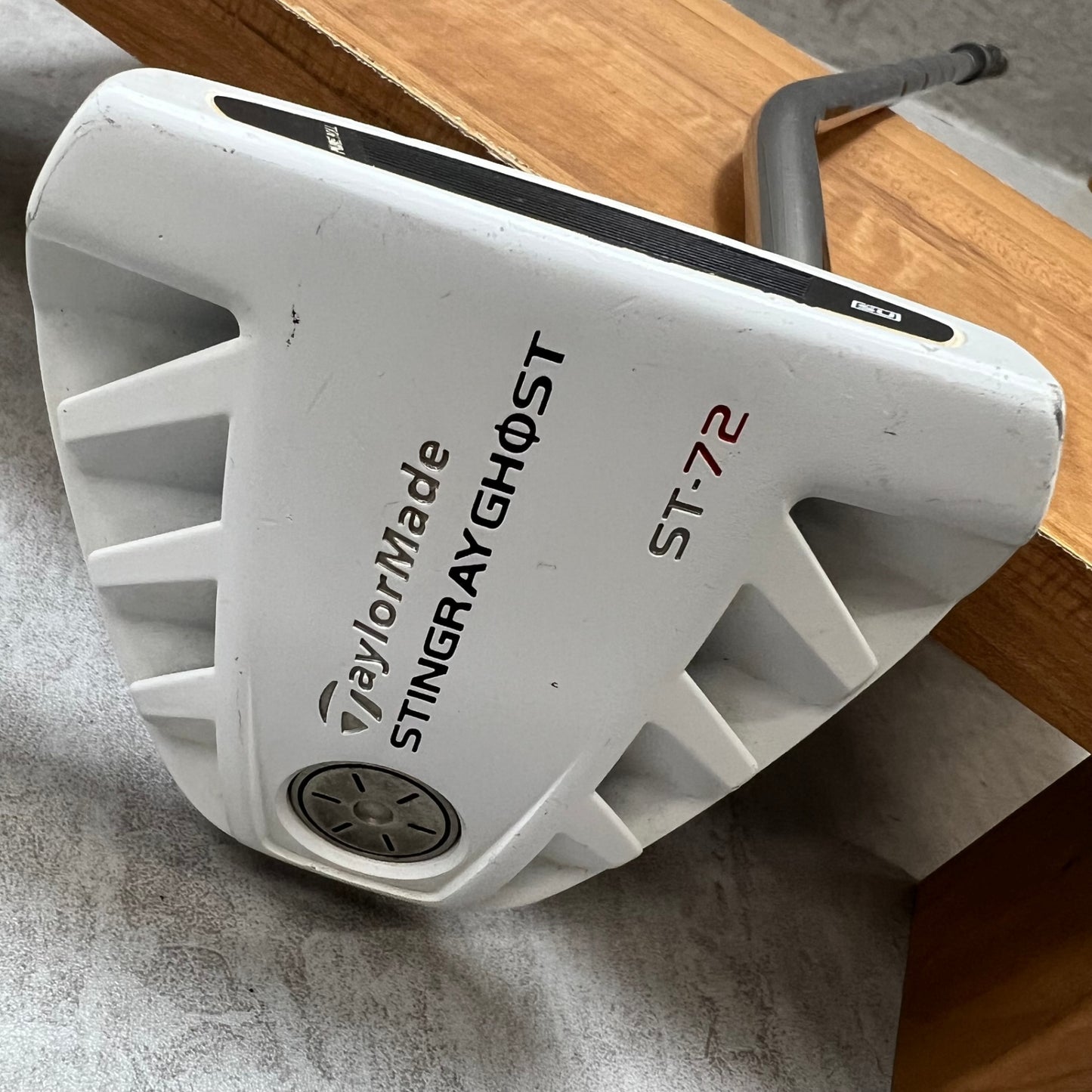 テーラーメイド　スティングレイ　ゴースト　 ST・72　メンズゴルフ　パター　右利き用　33インチ　ネオマレット型　TaylorMade　STINGRAY GHOST