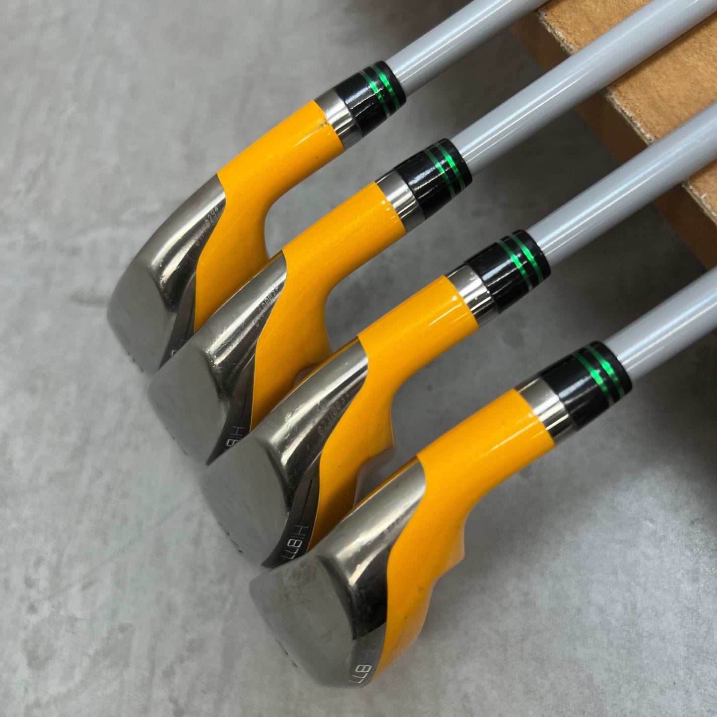 フォーティーン　HI877　メンズゴルフ　ユーティリティアイアン　4本セット　R　右利き用　FOURTEEN