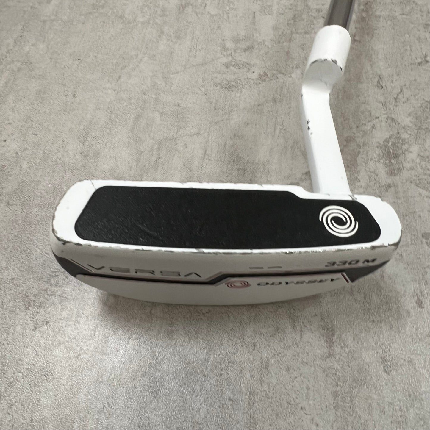 オデッセイ　VERSA　330M　メンズゴルフ　パター　右利き用　33インチ　ODYSSEY　ヴァーサ
