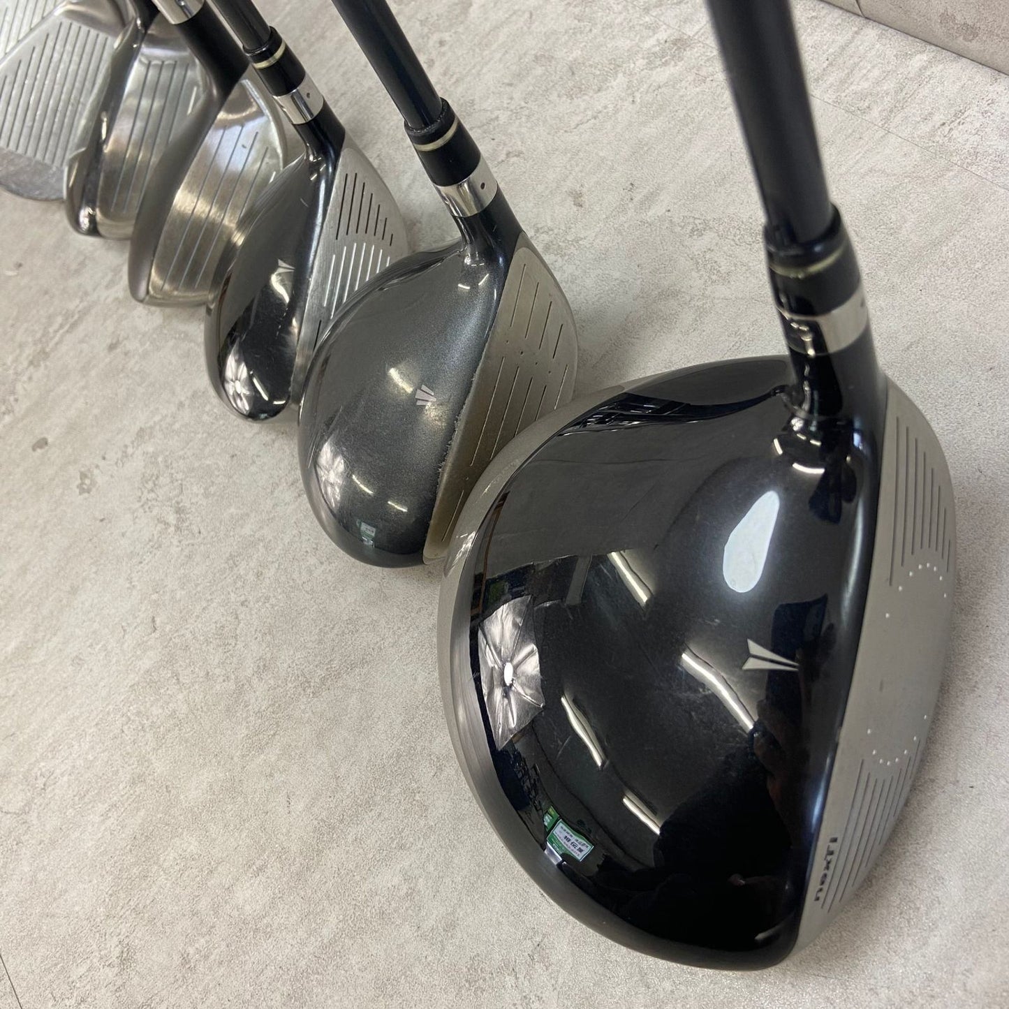 NIKE　ナイキ　メンズゴルフ12本セット　右利き用　キャディバッグ　初心者おすすめ　入門用