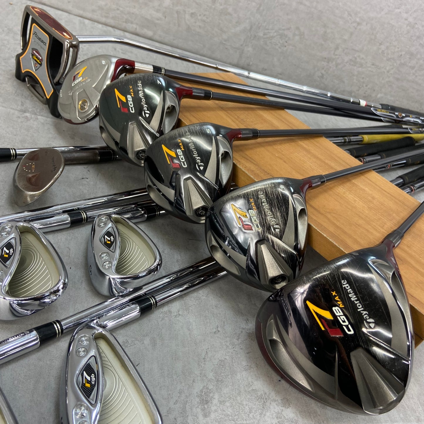 テーラーメイド　r7　メンズゴルフ　クラブセット　13本　右利き用　TaylorMade