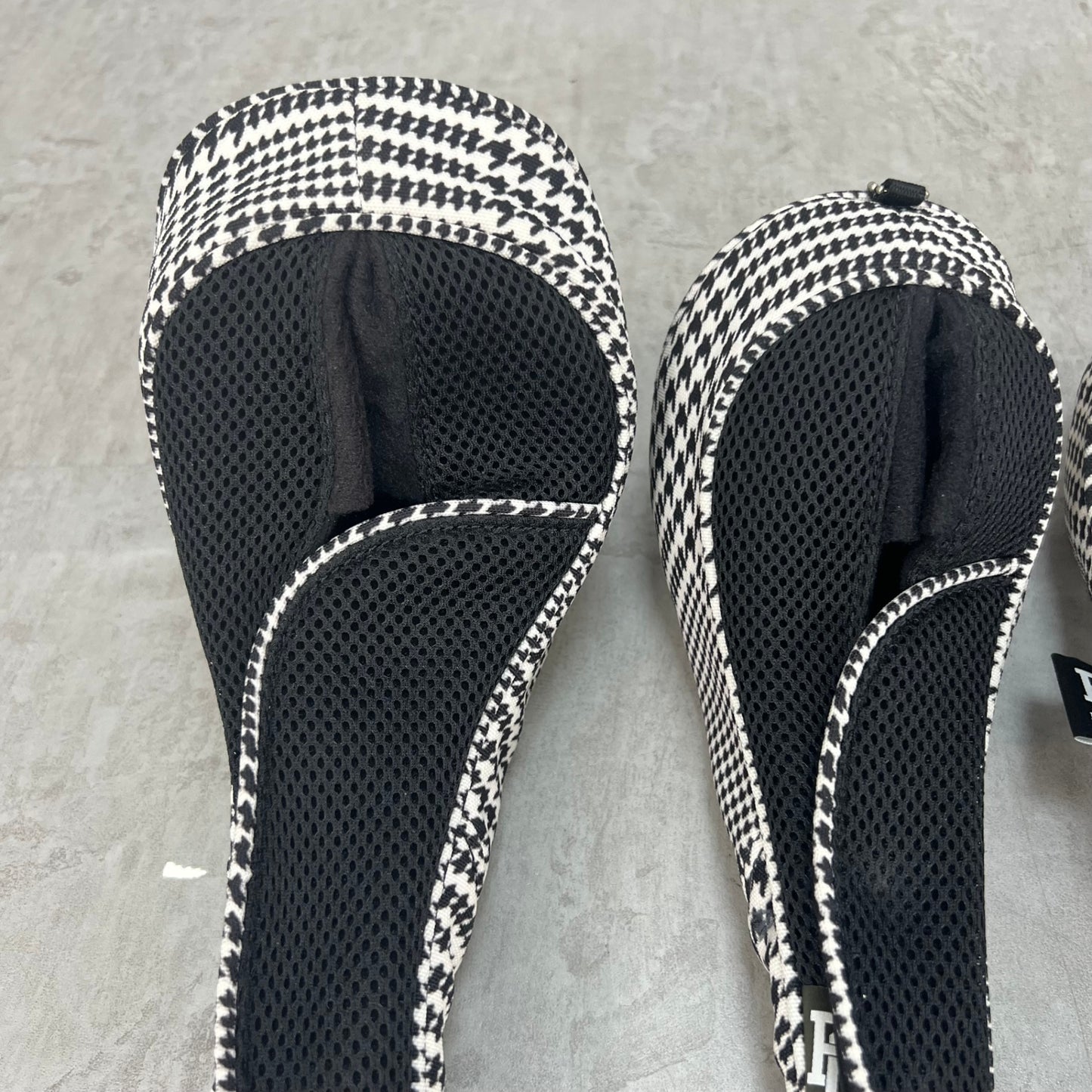 パーリーゲイツ　ザ・シンプソンズ　ゴルフクラブ用ヘッドカバー　５点セット　ドライバー　フェアウェイ　ユーティリティ　キャラクター