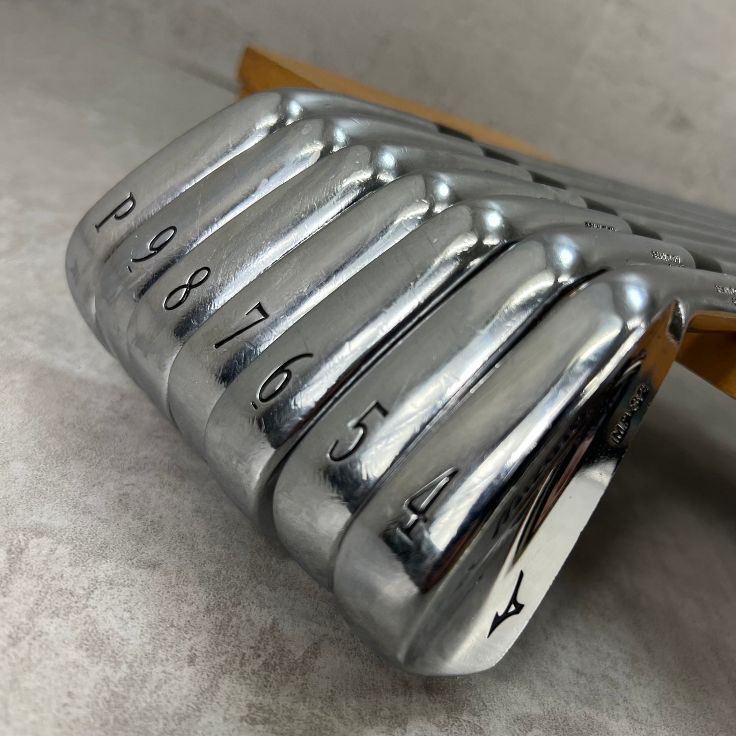 ミズノ　MP-32　メンズゴルフ　アイアンセット　7本　S200　右利き用　Mizuno　ダイナミックゴールド