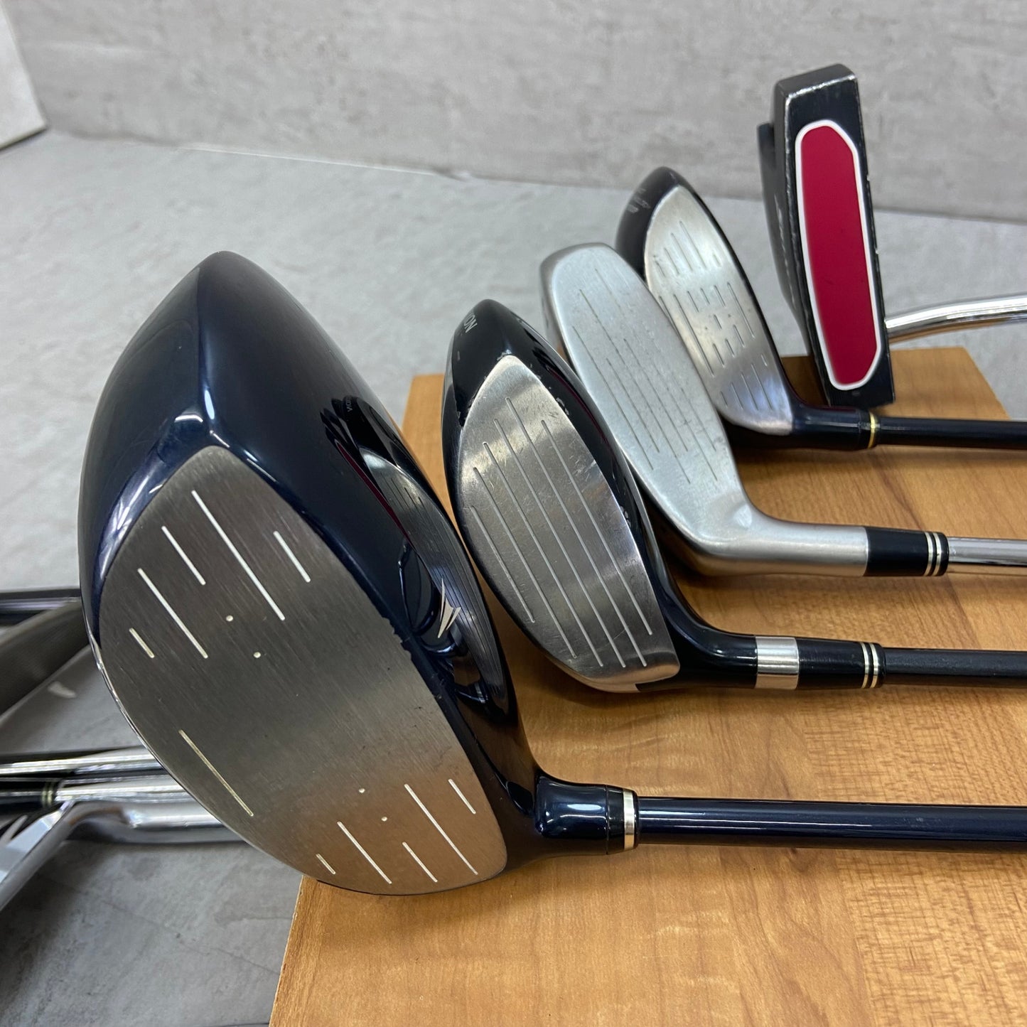 ゼクシオ　スリクソン　メンズゴルフ　クラブセット　12本　右利き用　XXIO　SRIXON