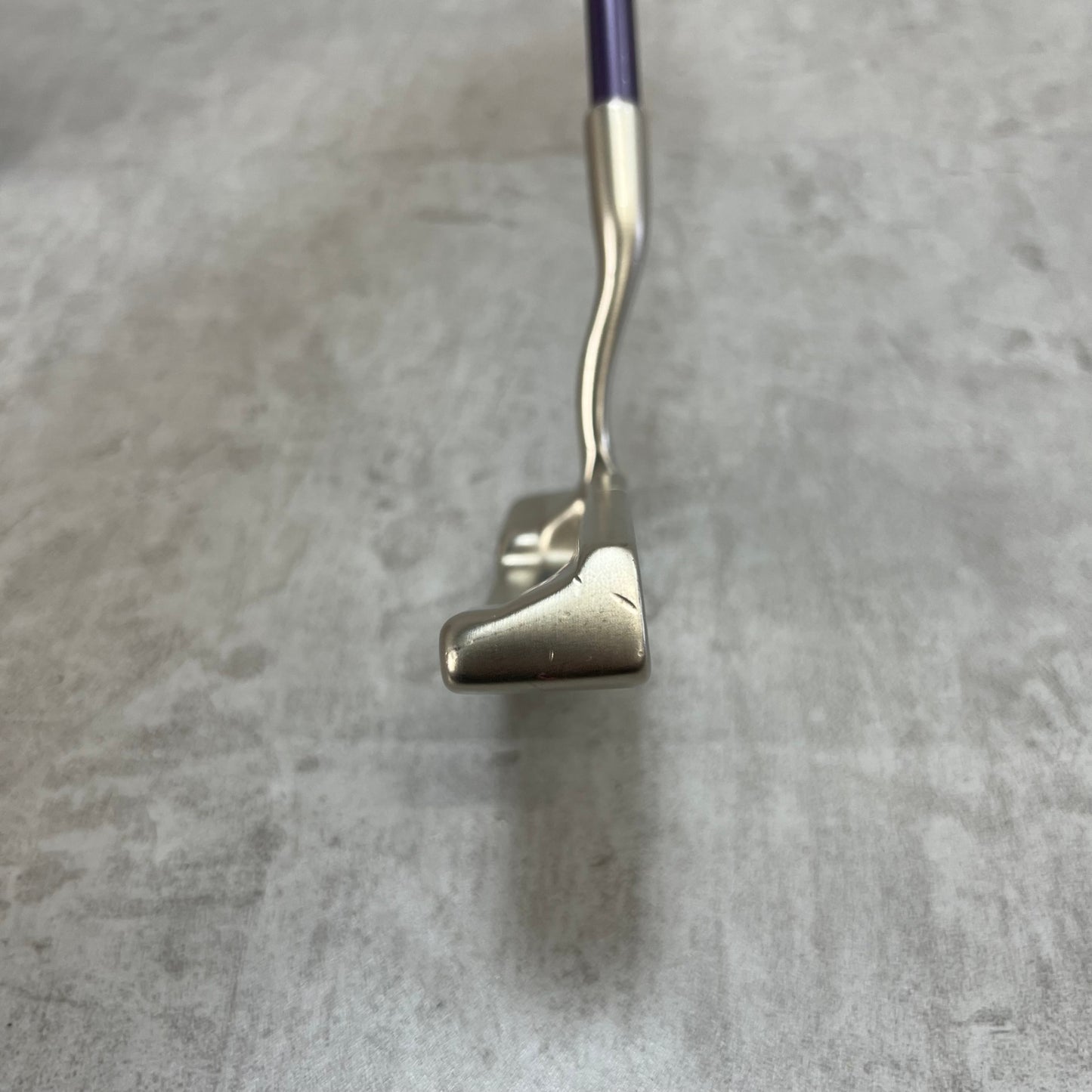 ディズニースポーツ　ミッキーマウス　レディースゴルフ　パター　右利き用　ピン型　33インチ　DISNEY SPORTS　MICKEY MOUSE