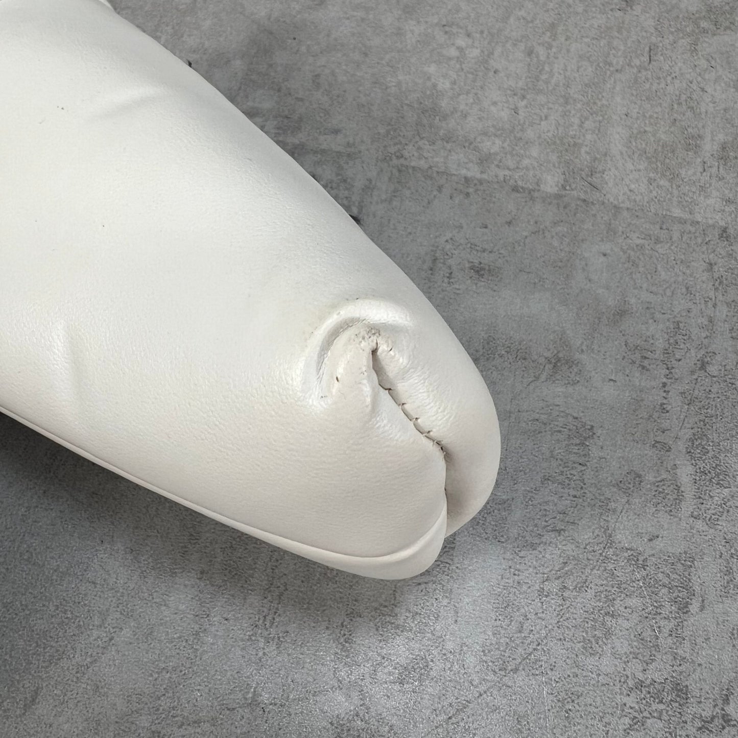 ルコックスポルティフ　ゴルフクラブ用ヘッドカバー　パター　ピン型　ホワイト　白　LE COQ SPORTIF