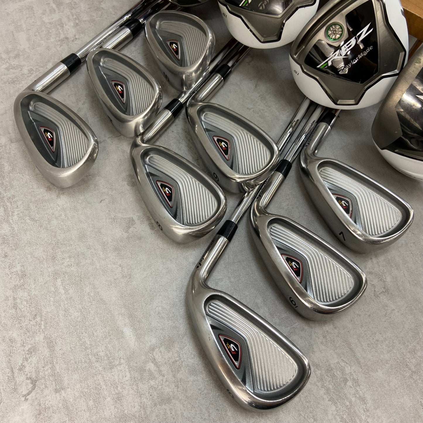 テーラーメイド　メンズゴルフ　クラブセット　13本　右利き用　TaylorMade