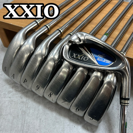 ゼクシオ XXIO 8 8代目 メンズゴルフ　アイアンセット　4番〜SW　9本 右利き用 N.S.PRO 900GH スチール R