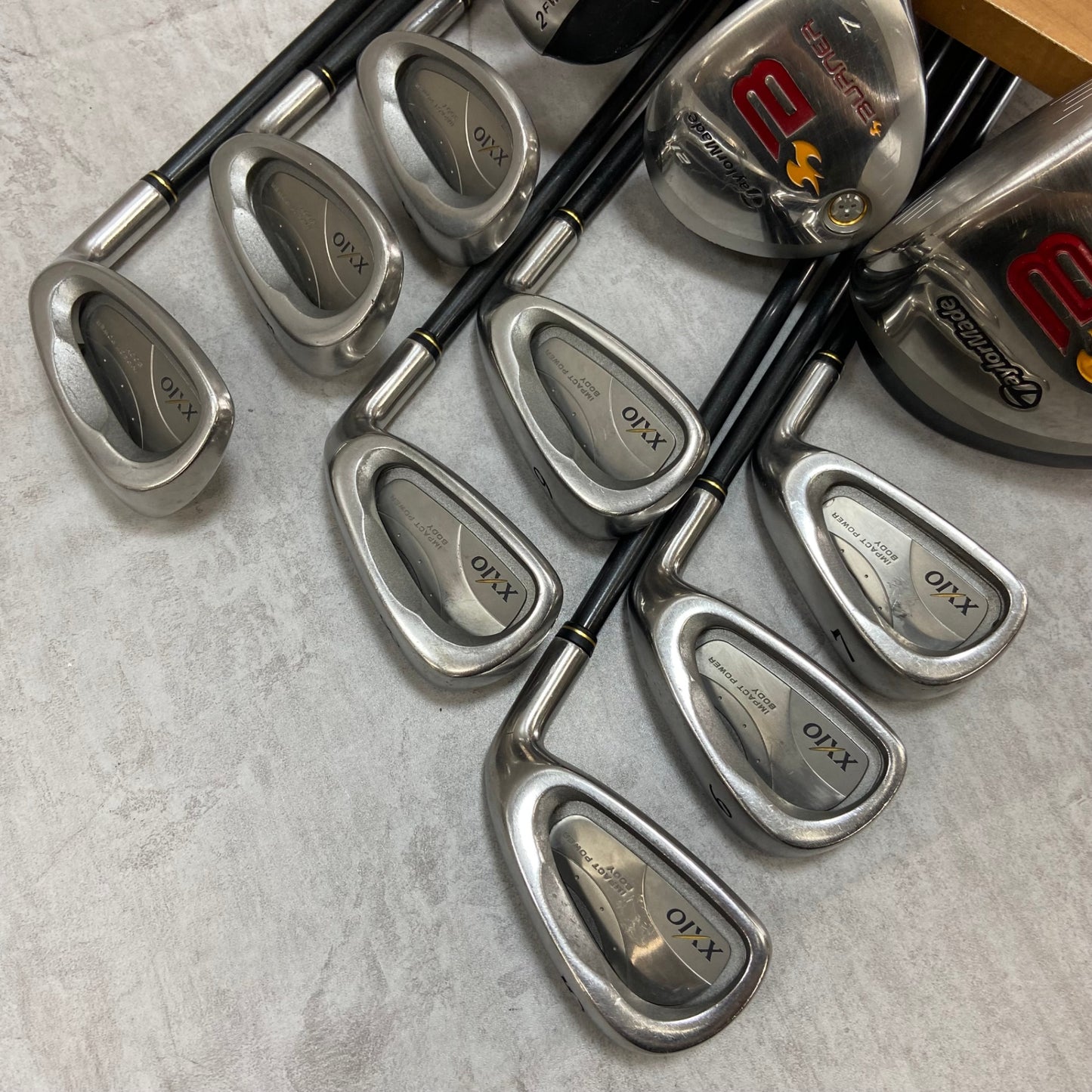 テーラーメイド　ゼクシオ　メンズゴルフ　クラブセット　12本　右利き用　TaylorMade XXIO