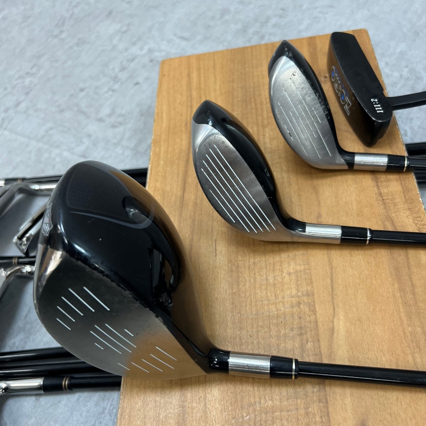 テーラーメイド　アドバイザー　メンズゴルフ　クラブセット　12本　右利き用　TaylorMade　advisor