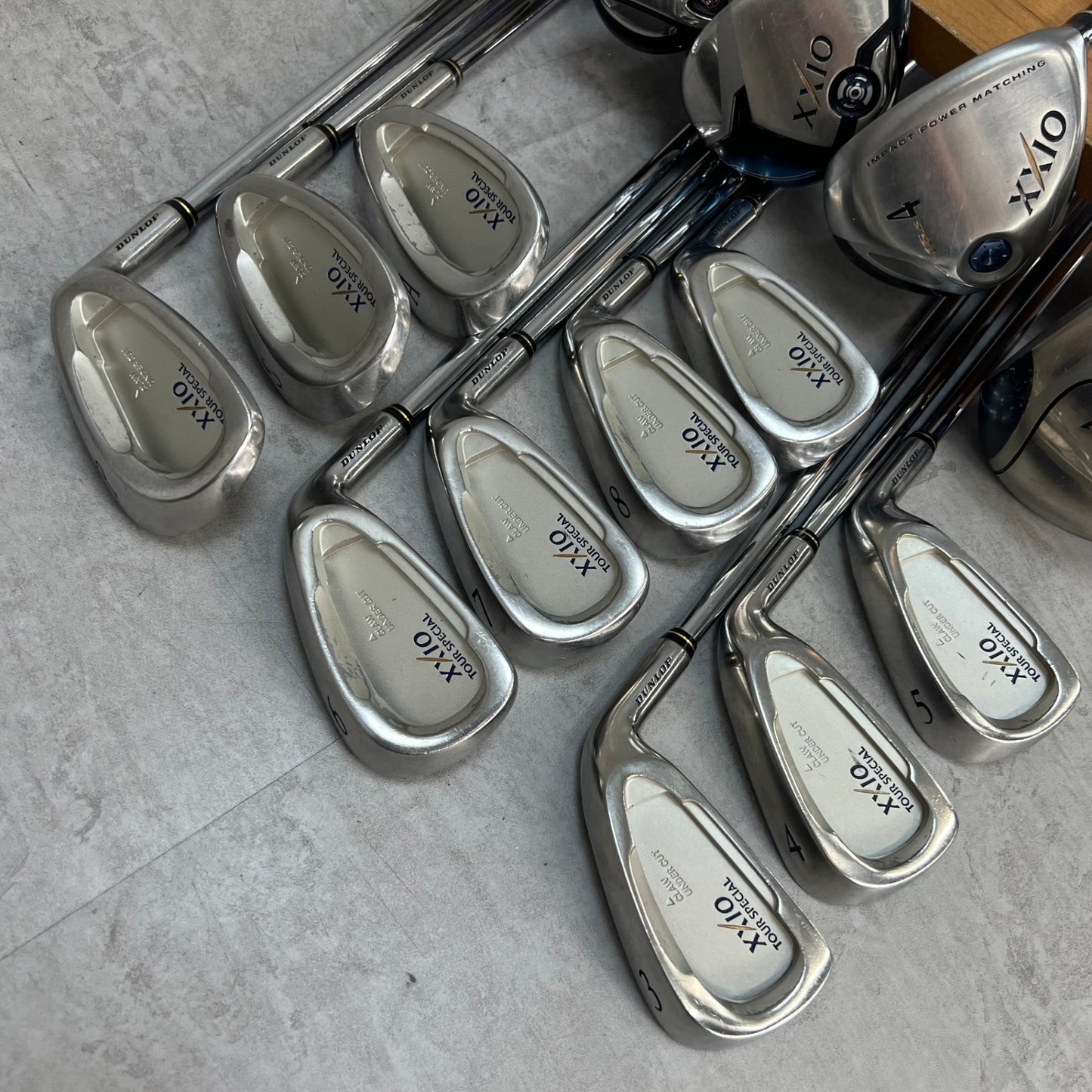 ゼクシオ　スリクソン　メンズゴルフ　クラブセット　15本　右利き用　XXIO SRIXON