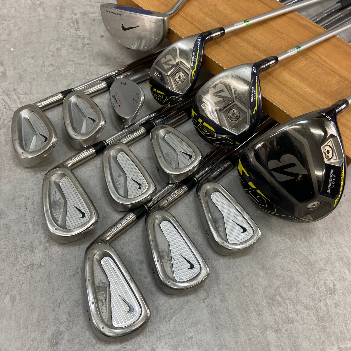 ブリヂストン　ナイキ　メンズゴルフ　クラブセット　13本　右利き用　BRIDGESTONE NIKE