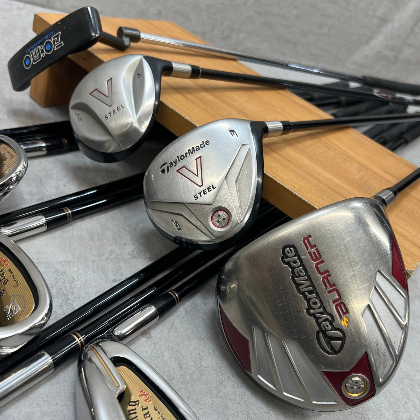 テーラーメイド　アドバイザー　メンズゴルフ　クラブセット　12本　右利き用　TaylorMade　advisor