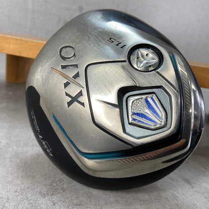 ゼクシオ　8代目　MP800 メンズゴルフ　ドライバー　R2 右利き用　XXIO