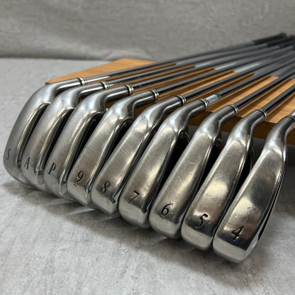 ゼクシオ XXIO 8 8代目 メンズゴルフ　アイアンセット　4番〜SW　9本 右利き用 N.S.PRO 900GH スチール R