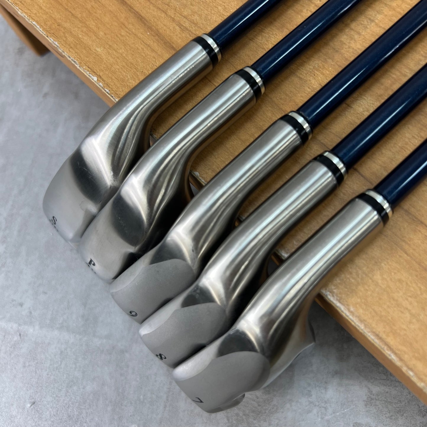 ゼクシオ　5代目　MP500　レディースゴルフ　アイアンセット　5本　L　右利き用　XXIO