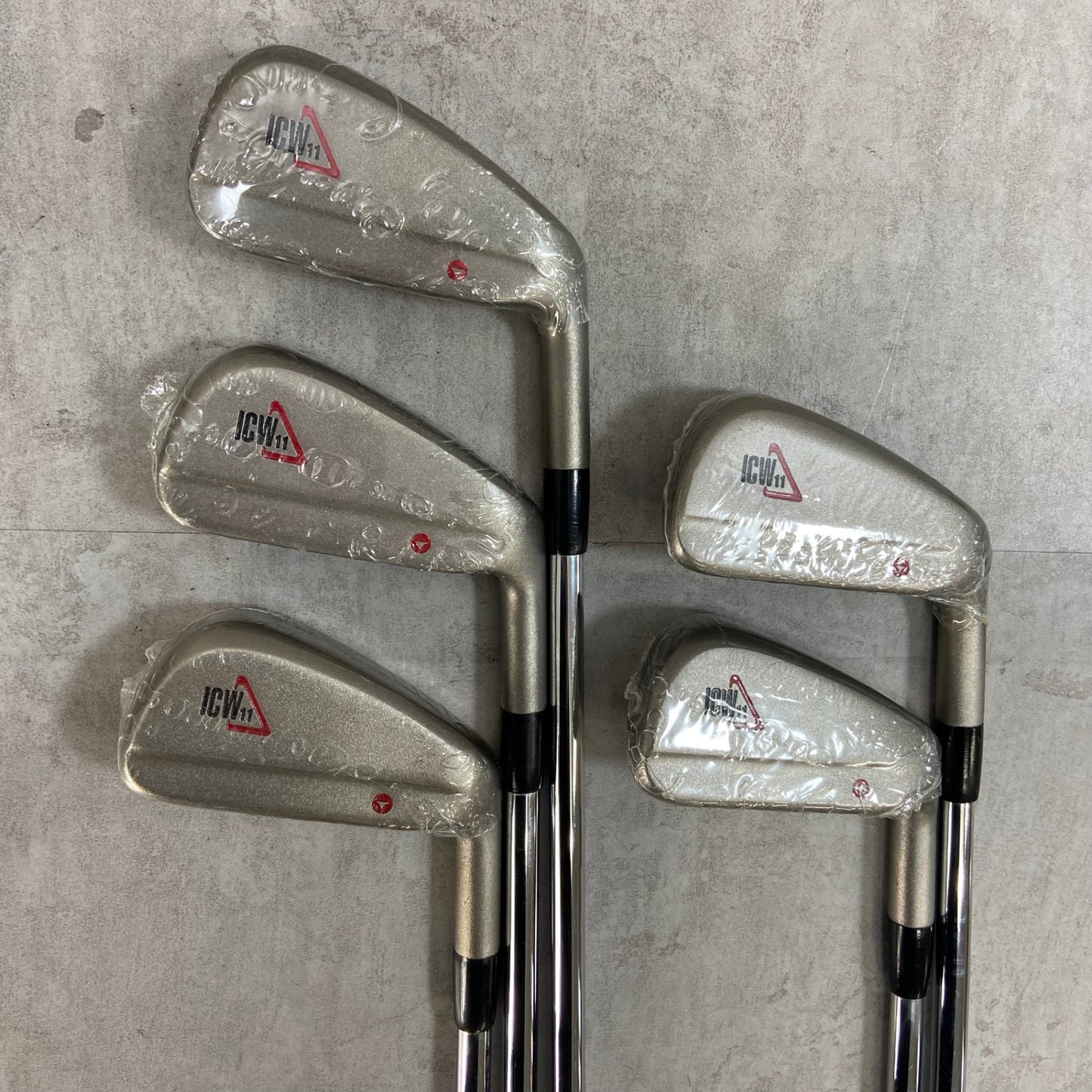 希少　デッドストック　テーラーメイド　ICW11 メンズゴルフ　アイアンセット　9本　R 右利き用　TaylorMade
