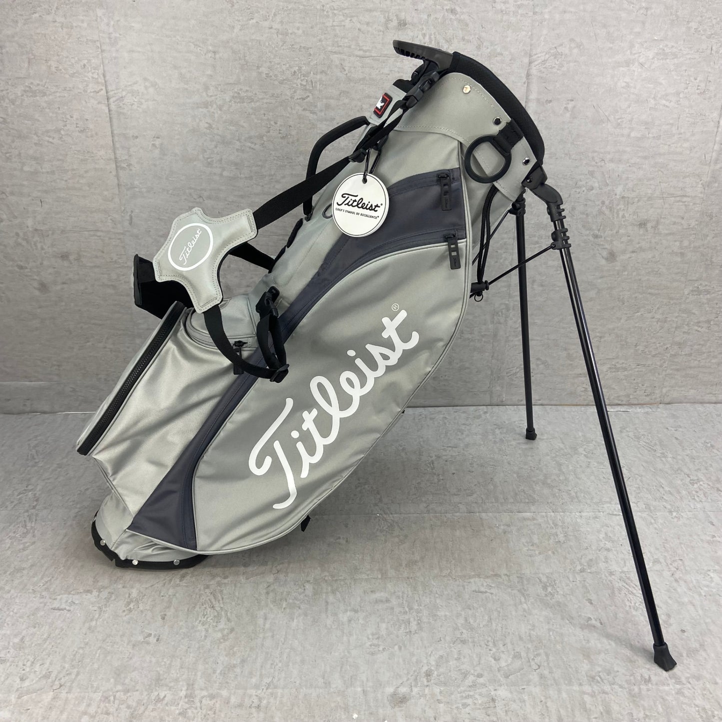 タイトリスト　キャディバッグ　スタンド式　4分割　約8型（約20cm）　約2.2Kg　グレー　Titleist
