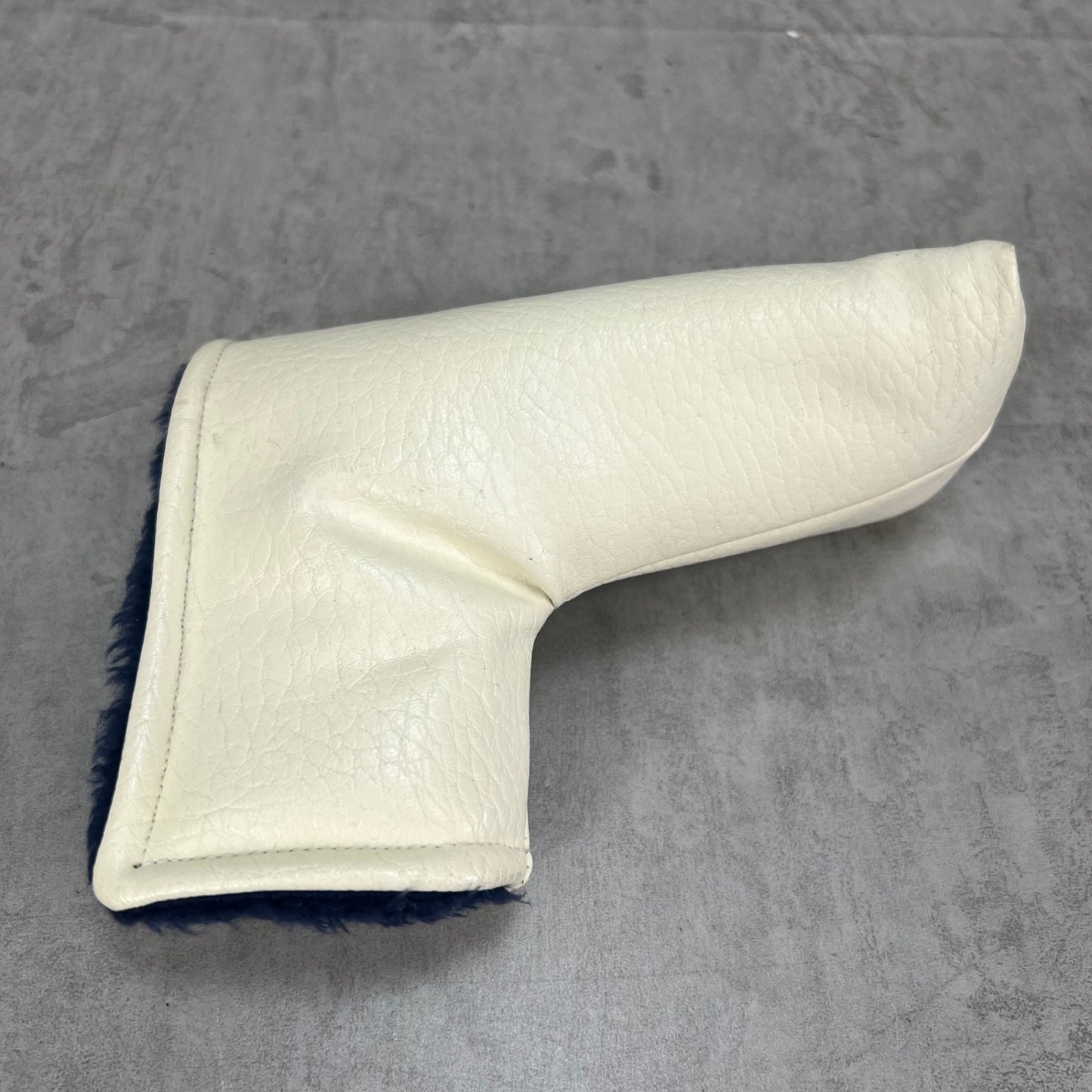 パーリーゲイツ　ゴルフクラブ用ヘッドカバー　パター　ピン型　ホワイト　白　レザー　うさぎ　PEARLY GATAS