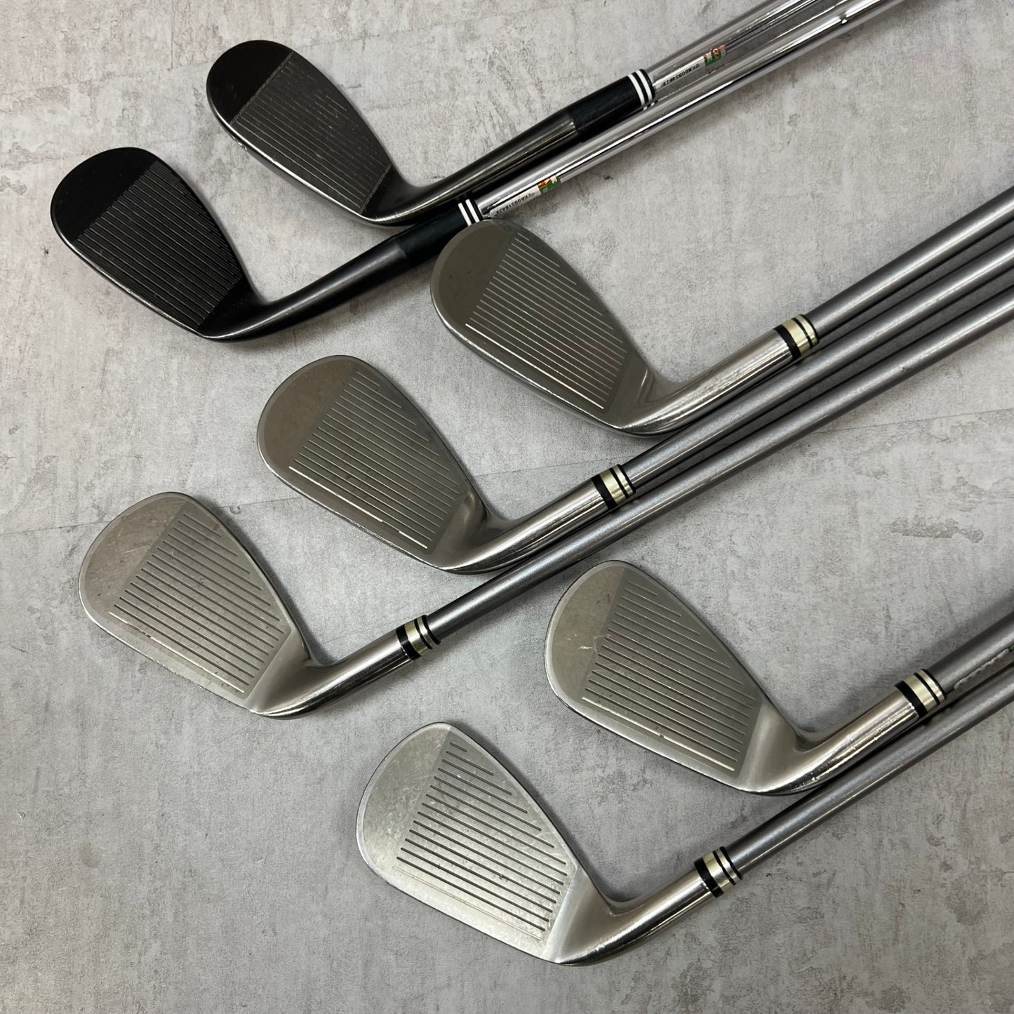 ゼクシオ　スリクソン　メンズゴルフ　クラブセット　12本　右利き用　XXIO SRIXON