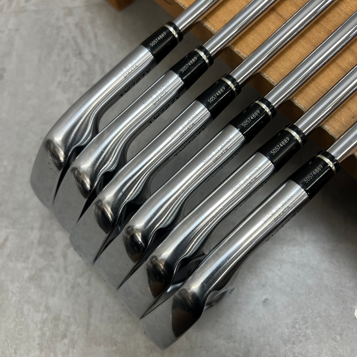 ホンマ　ツアーワールド　TW727V　メンズゴルフ　アイアン６本セット　S　右利き用　HONMA TOUR WORLD　日本シャフト　N.S.PRO　MODUS3　TOUR120