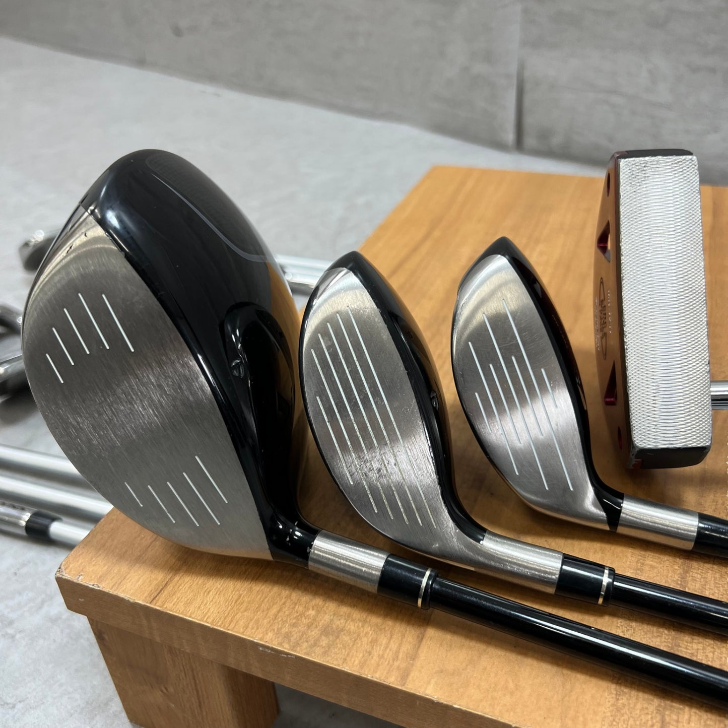 テーラーメイド　オノフ　メンズゴルフ　クラブセット　12本　右利き用　TaylorMade ONOFF