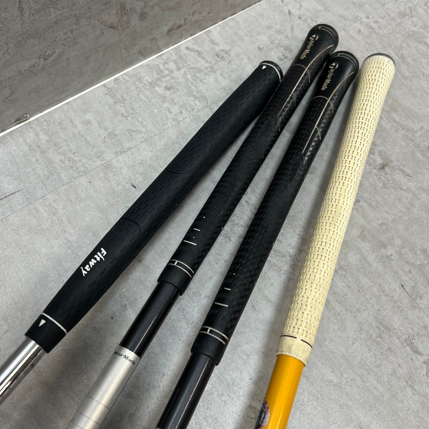 テーラーメイド　オノフ　メンズゴルフ　クラブセット　11本　右利き用　TaylorMade ONOFF