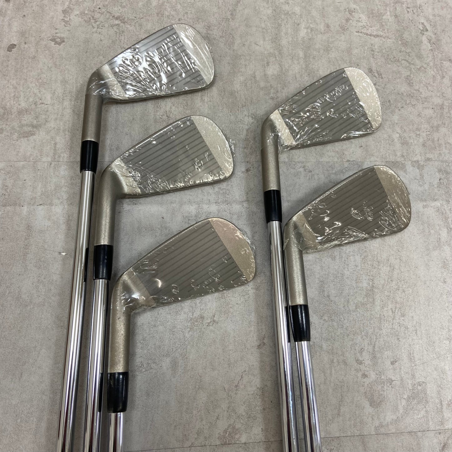 希少　デッドストック　テーラーメイド　ICW11 メンズゴルフ　アイアンセット　9本　R 右利き用　TaylorMade