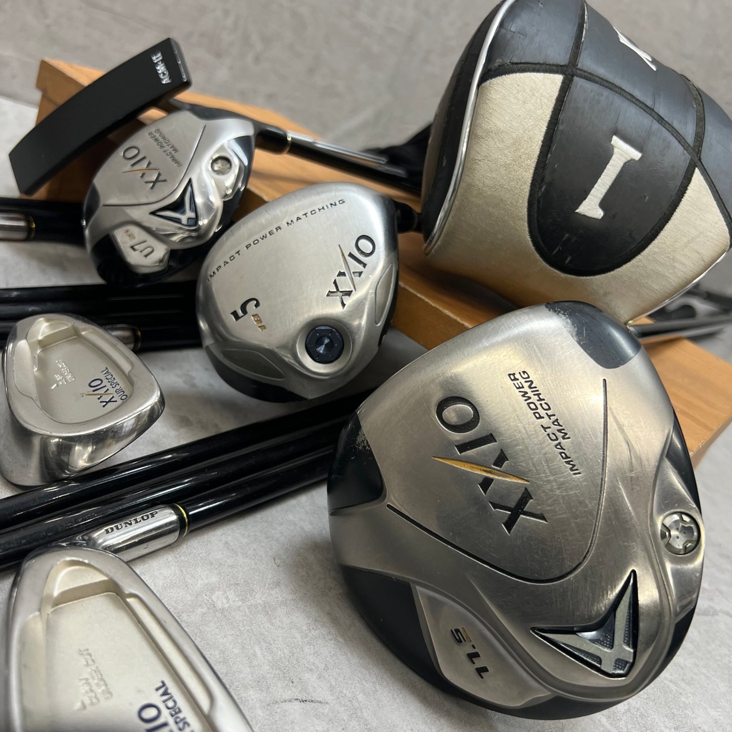 ゼクシオ　メンズゴルフ　クラブセット　14本　右利き用　XXIO ヘッドカバー