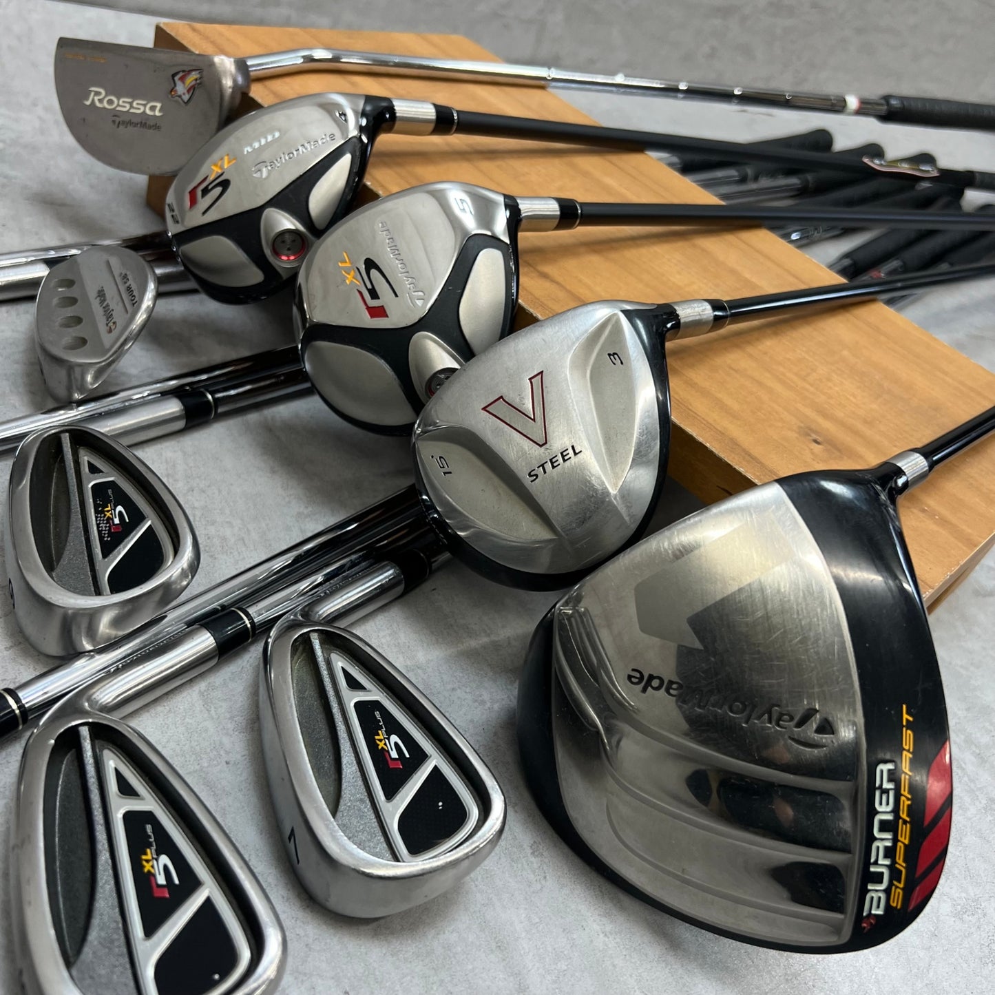 テーラーメイド　メンズゴルフ　クラブセット　13本　右利き用　TaylorMade