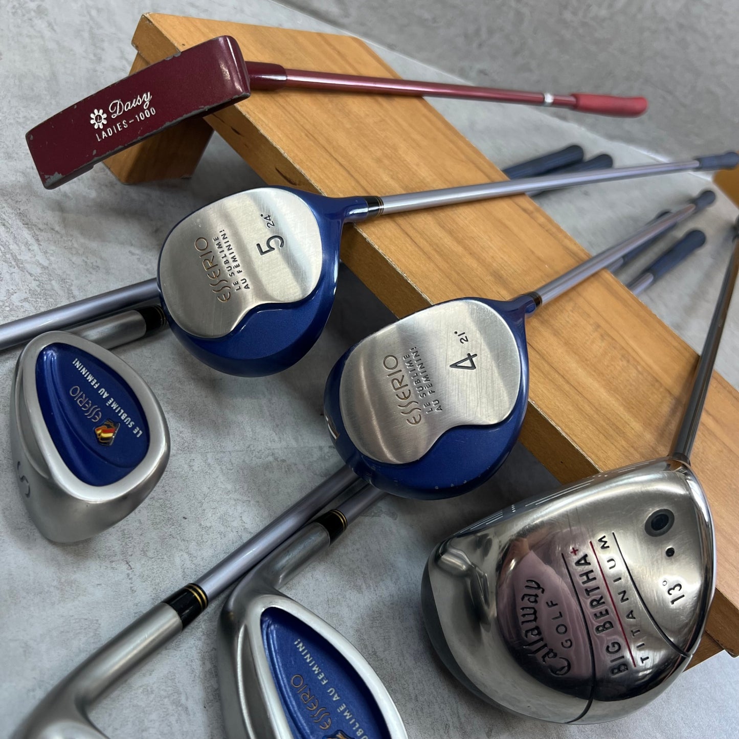 キャロウェイ　ESSERIO　レディースゴルフ　クラブセット　8本　L　右利き用　Callaway