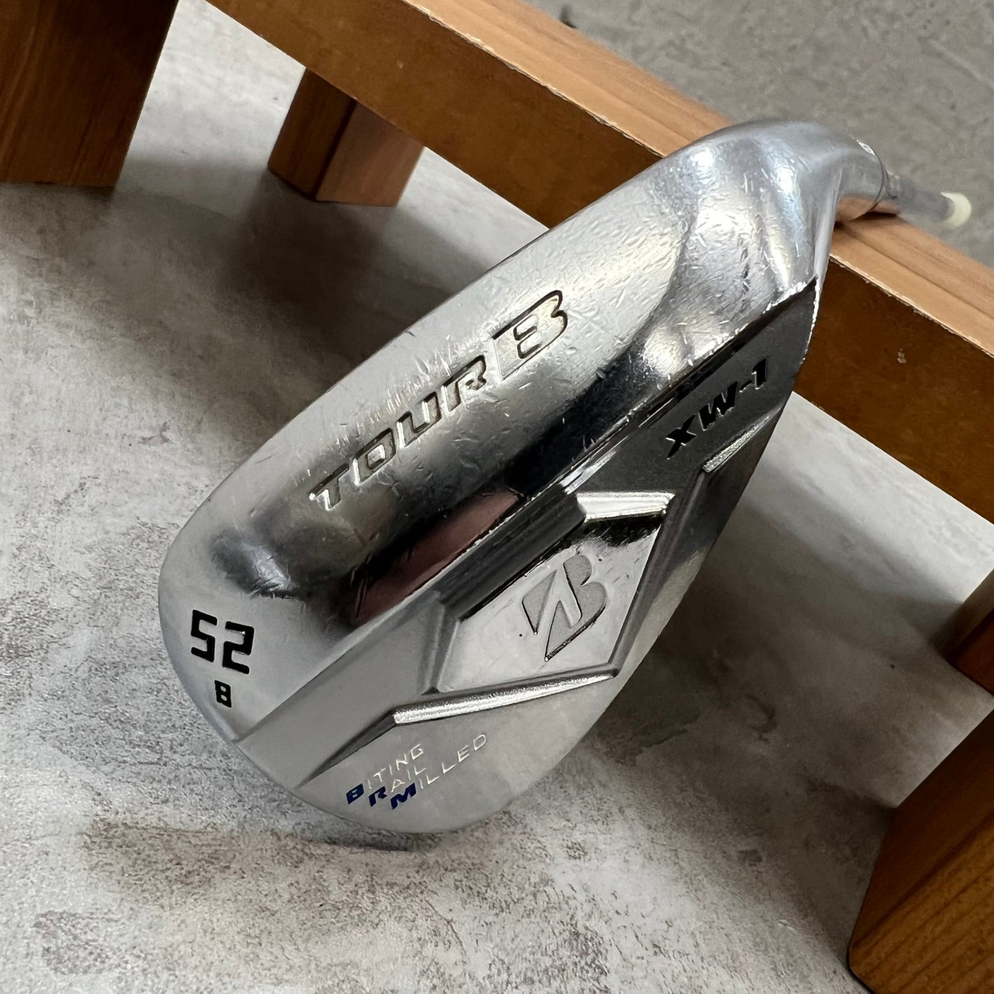 ブリヂストン　TOUR B　XW-1　メンズゴルフ　52°　右利き用　AW　アプローチ　BRIDGESTONE