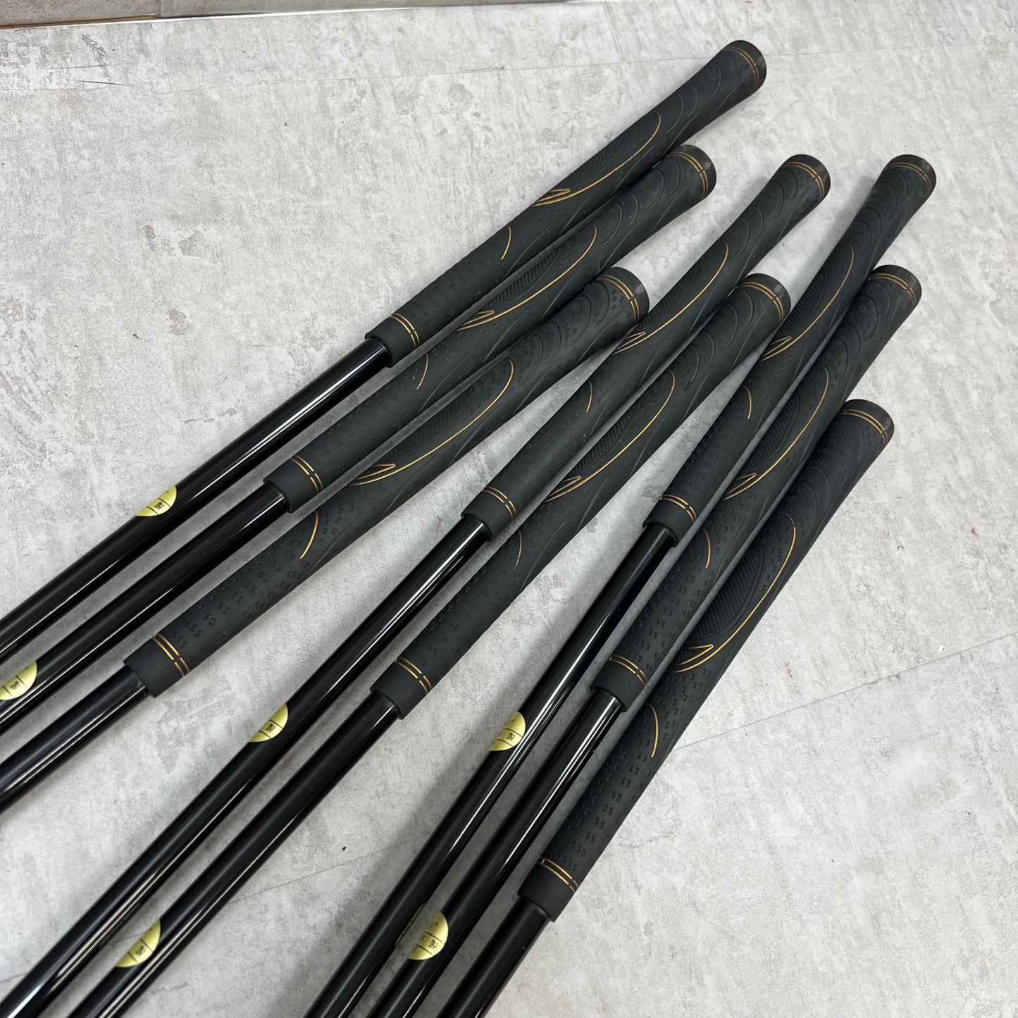 テーラーメイド　アドバイザー　メンズゴルフ　クラブセット　12本　右利き用　TaylorMade　advisor